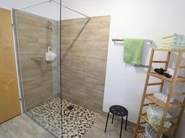 Apartment with Balcony - Photo 15
