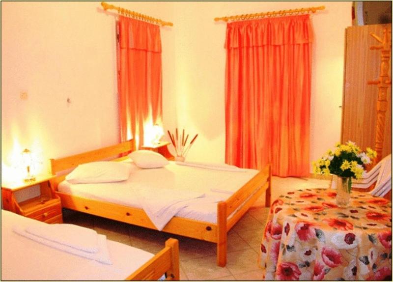 Standard Triple Room with Sea View photo 1