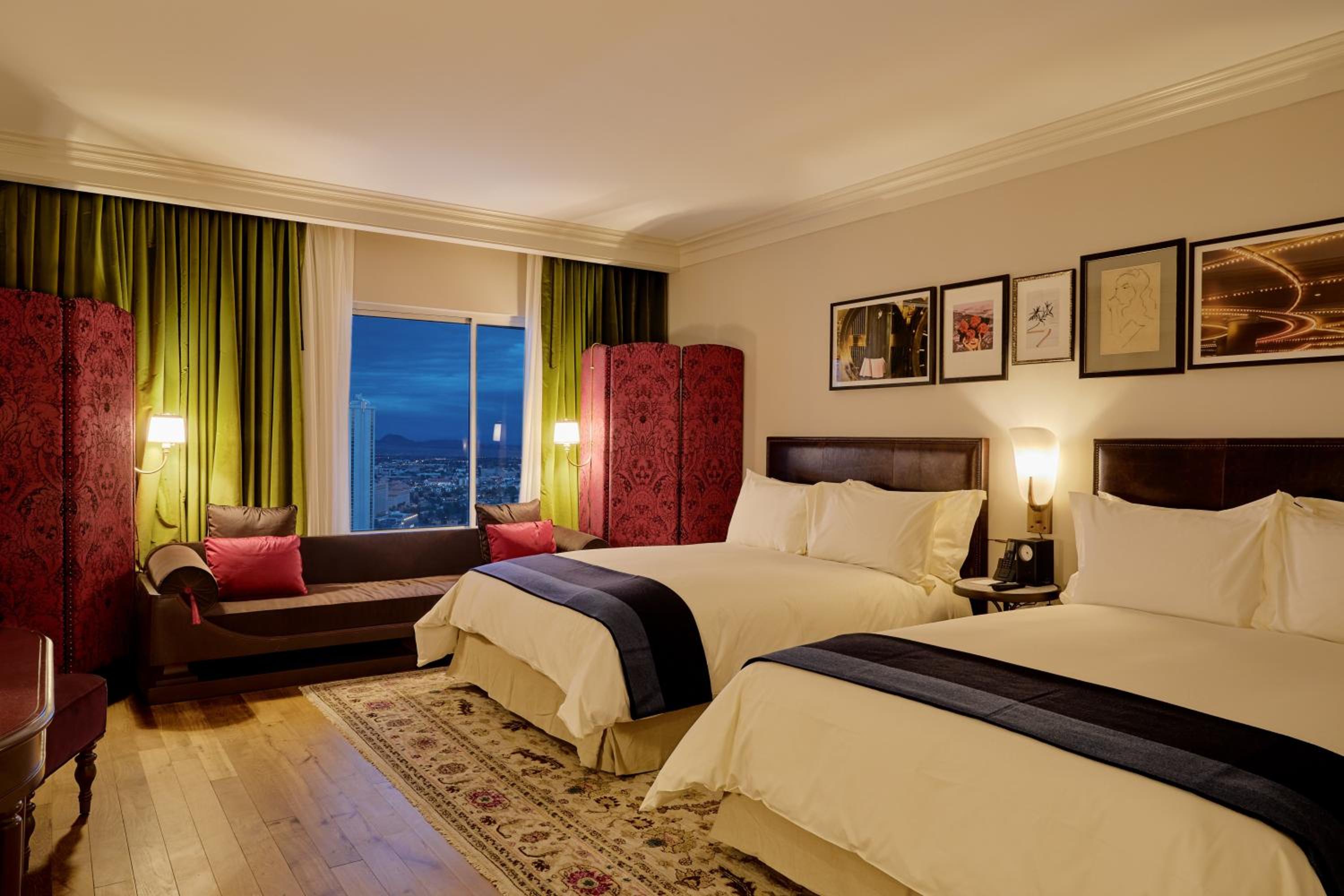 Classic Queen Room with Two Queen Beds (Non Smoking)