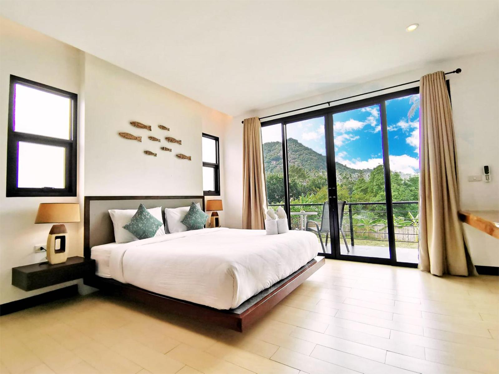 Deluxe King Room photo 1