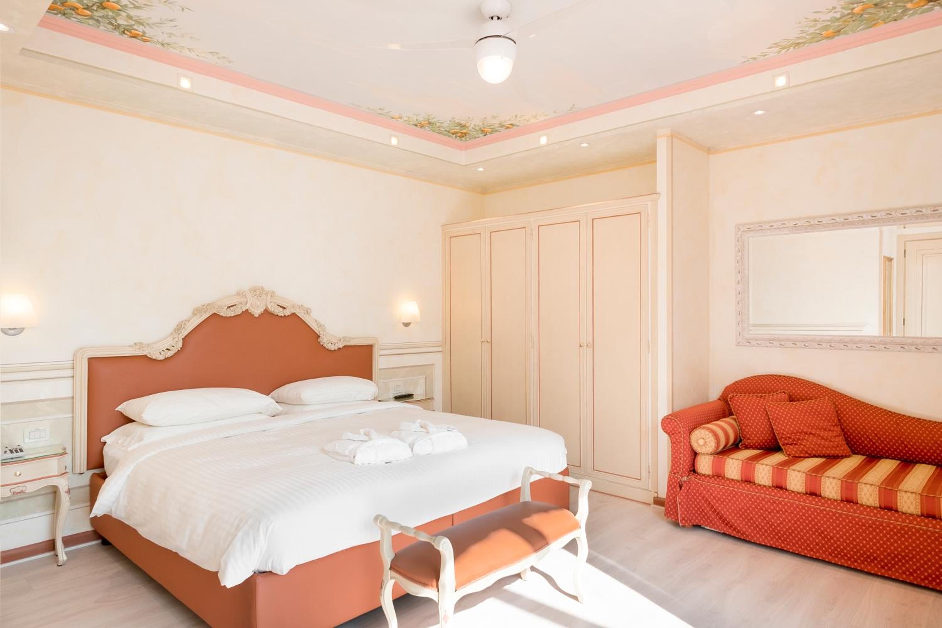 Suite with Private Terrace and Lake View