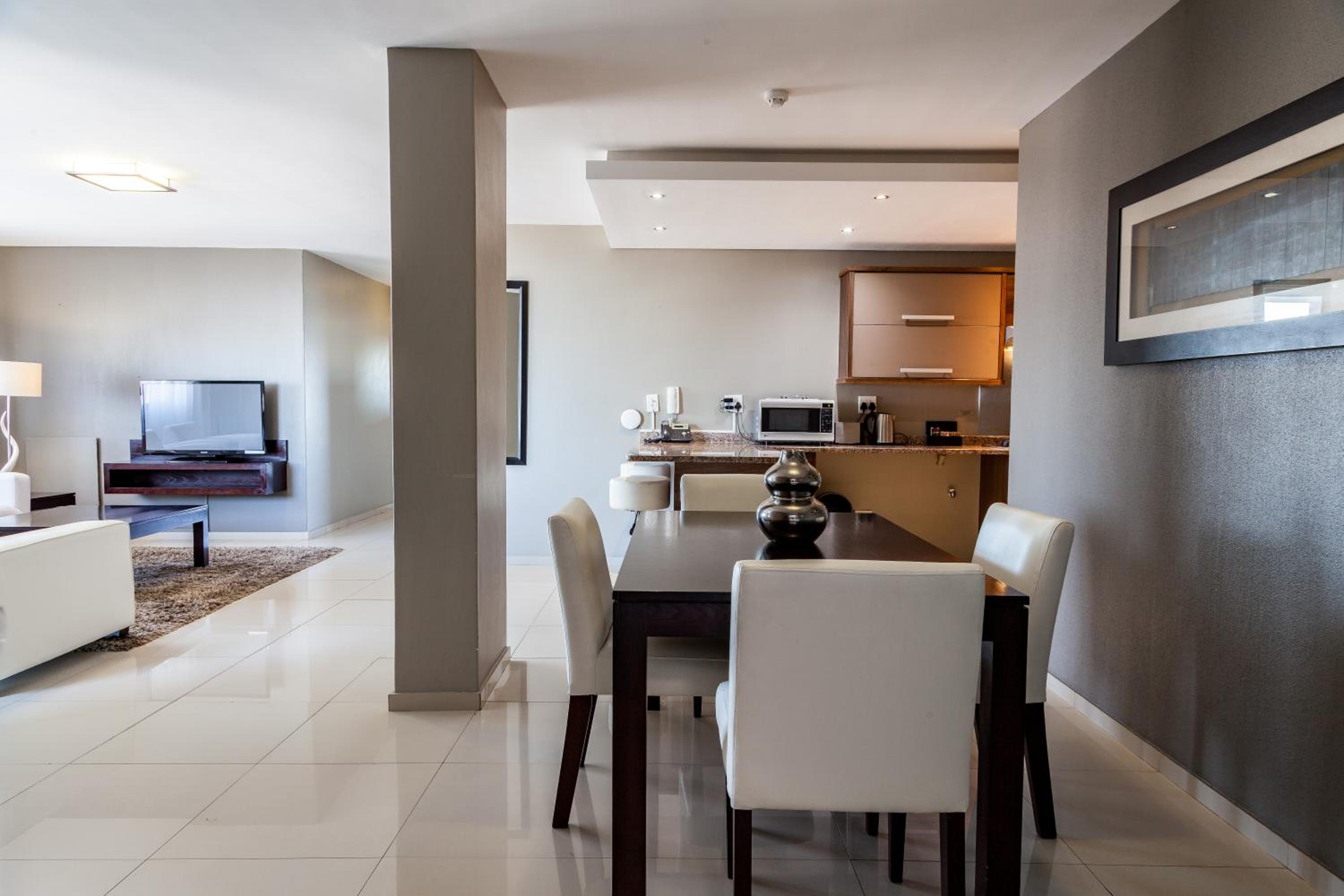 Three Bedroom Deluxe Suite photo 3