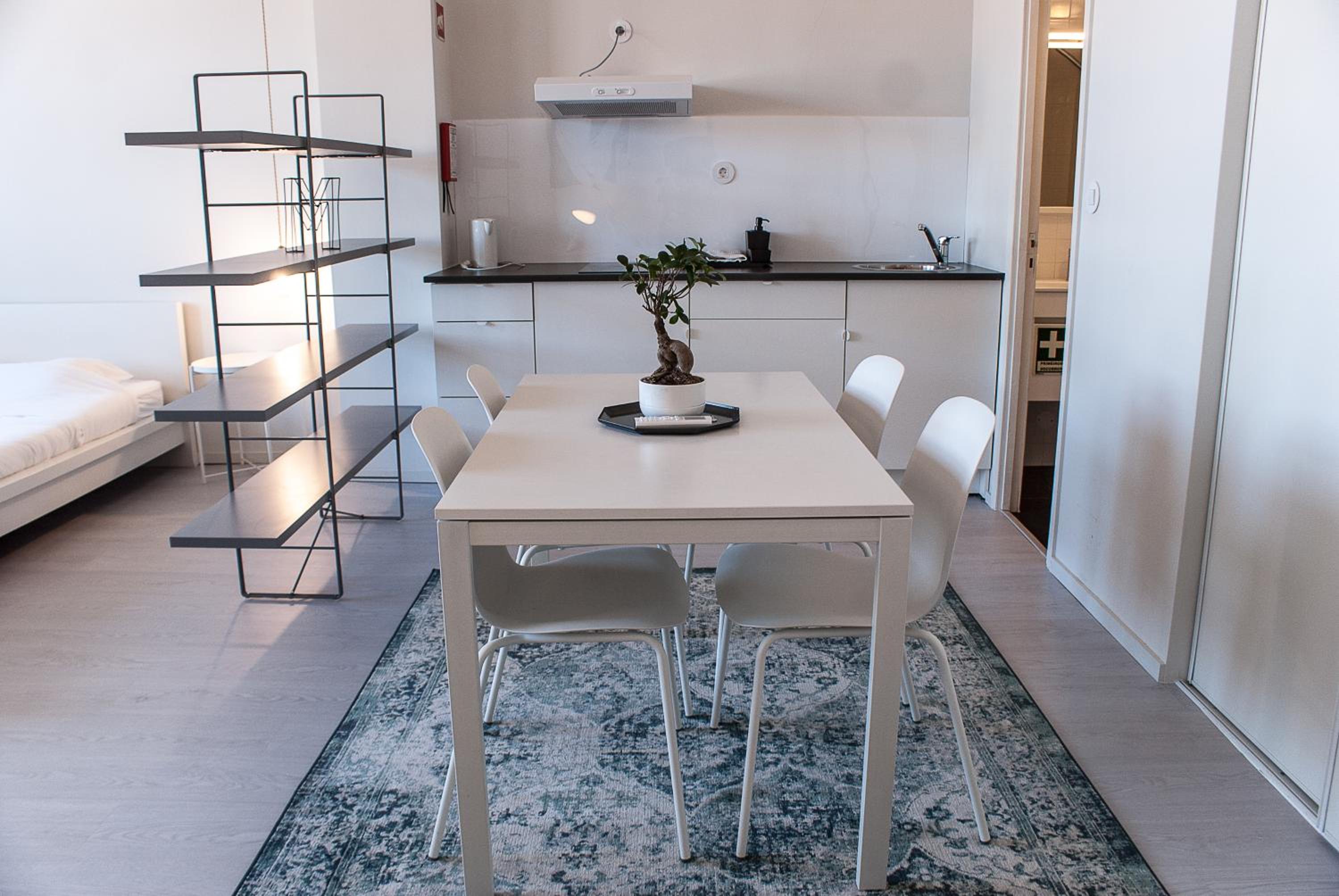One-Bedroom Apartment - Photo 9