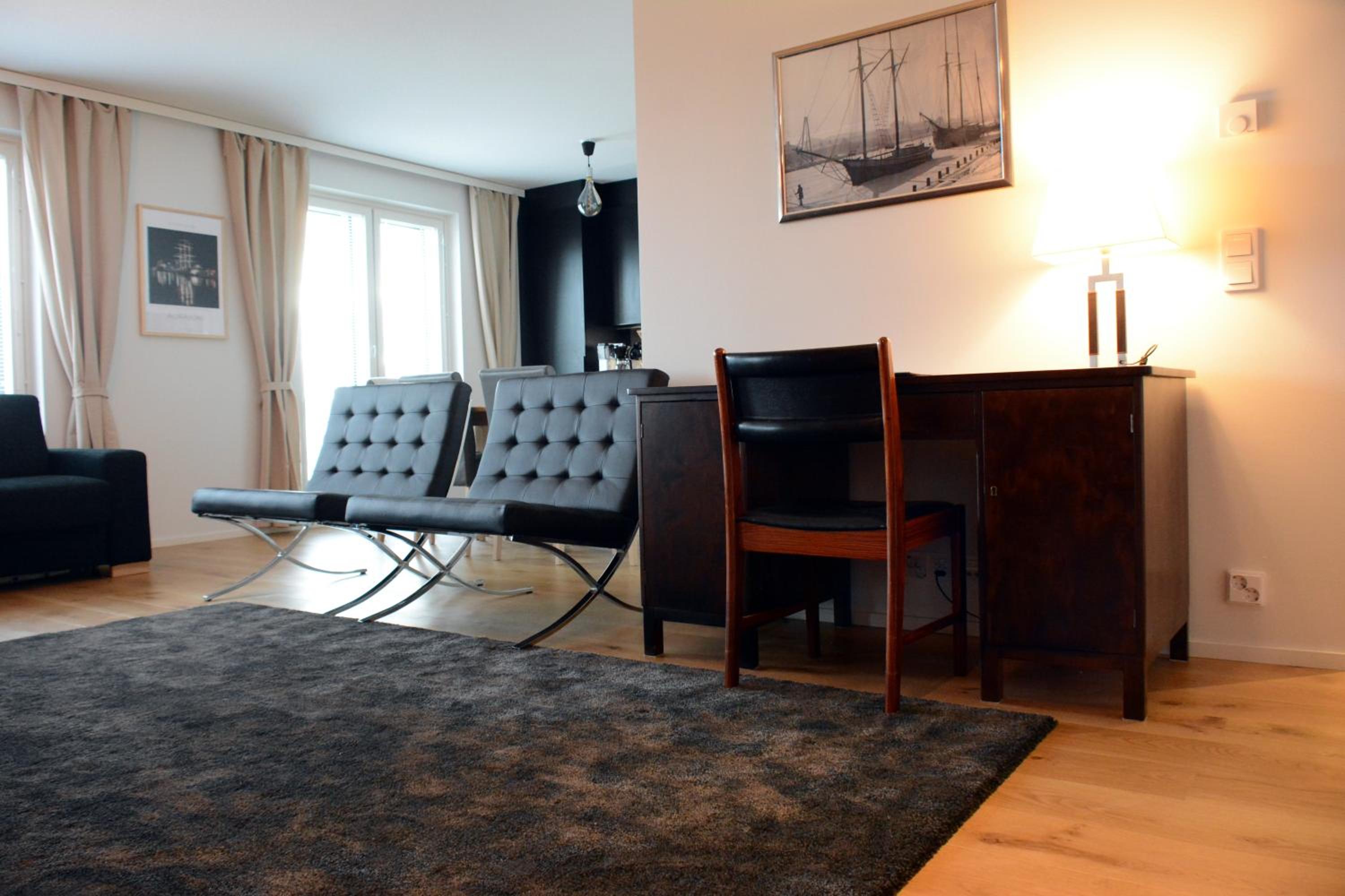 Two-Bedroom Apartment - Photo 2