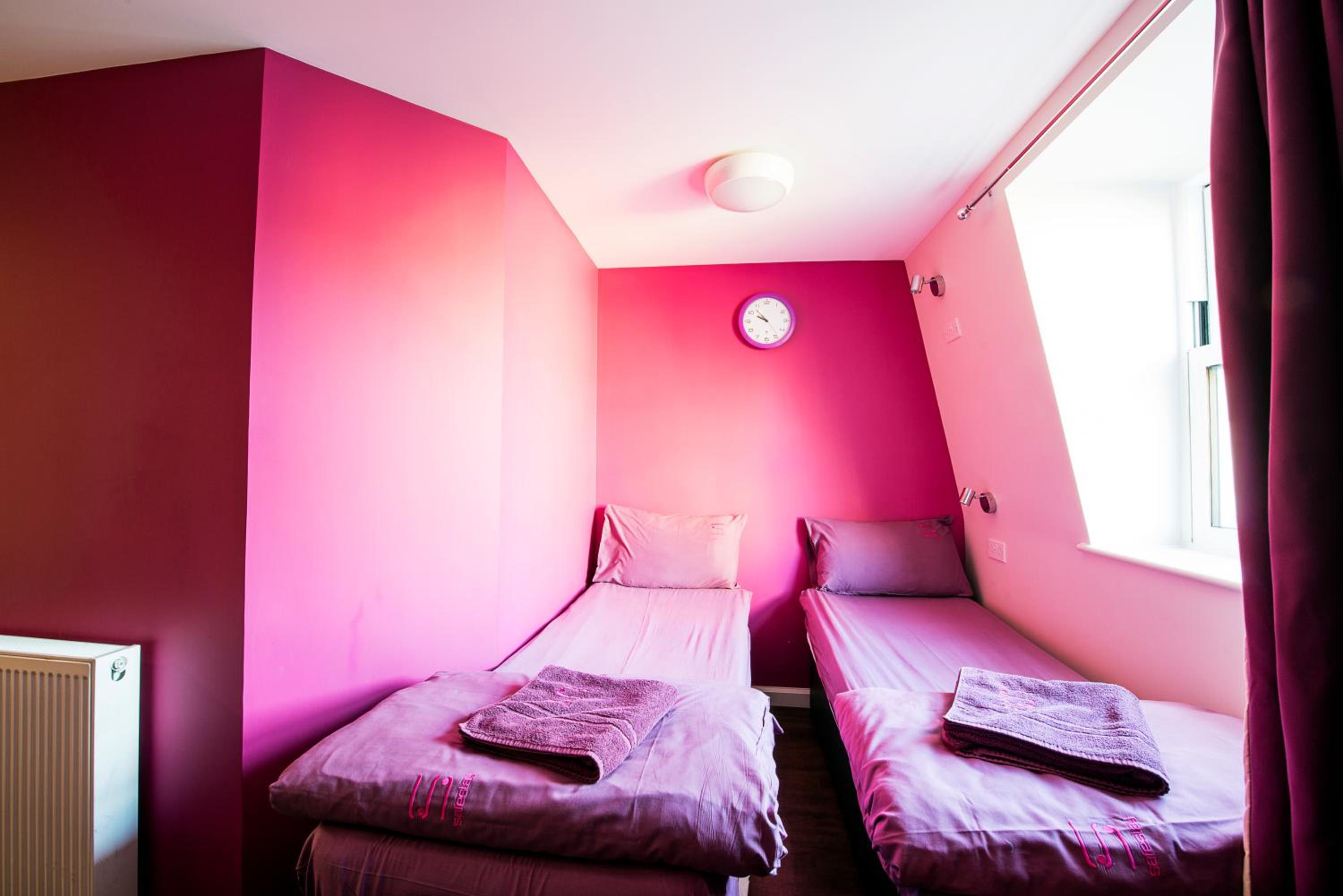 Bed in 2-Bed Female Dorm Ensuite photo 1