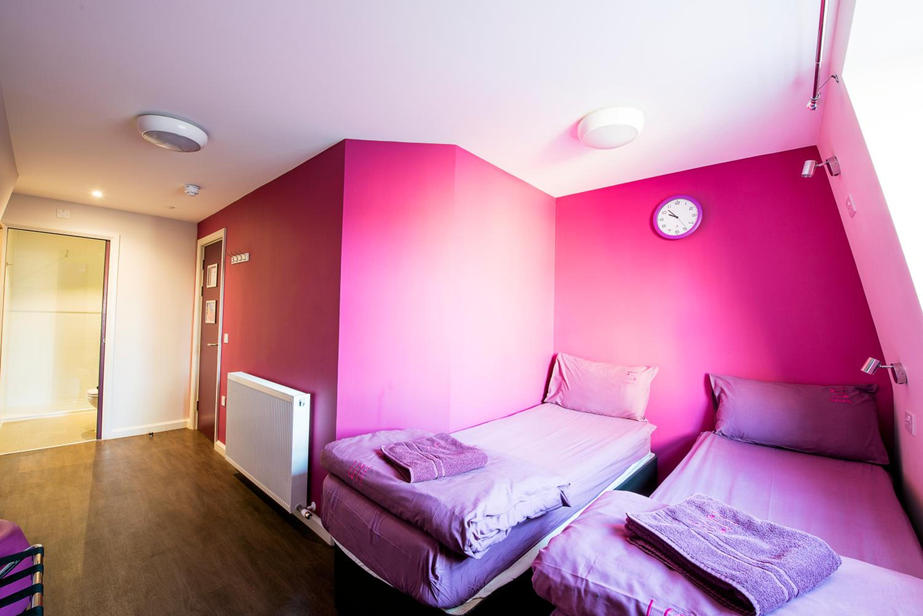 Bed in 2-Bed Female Dorm Ensuite photo 2