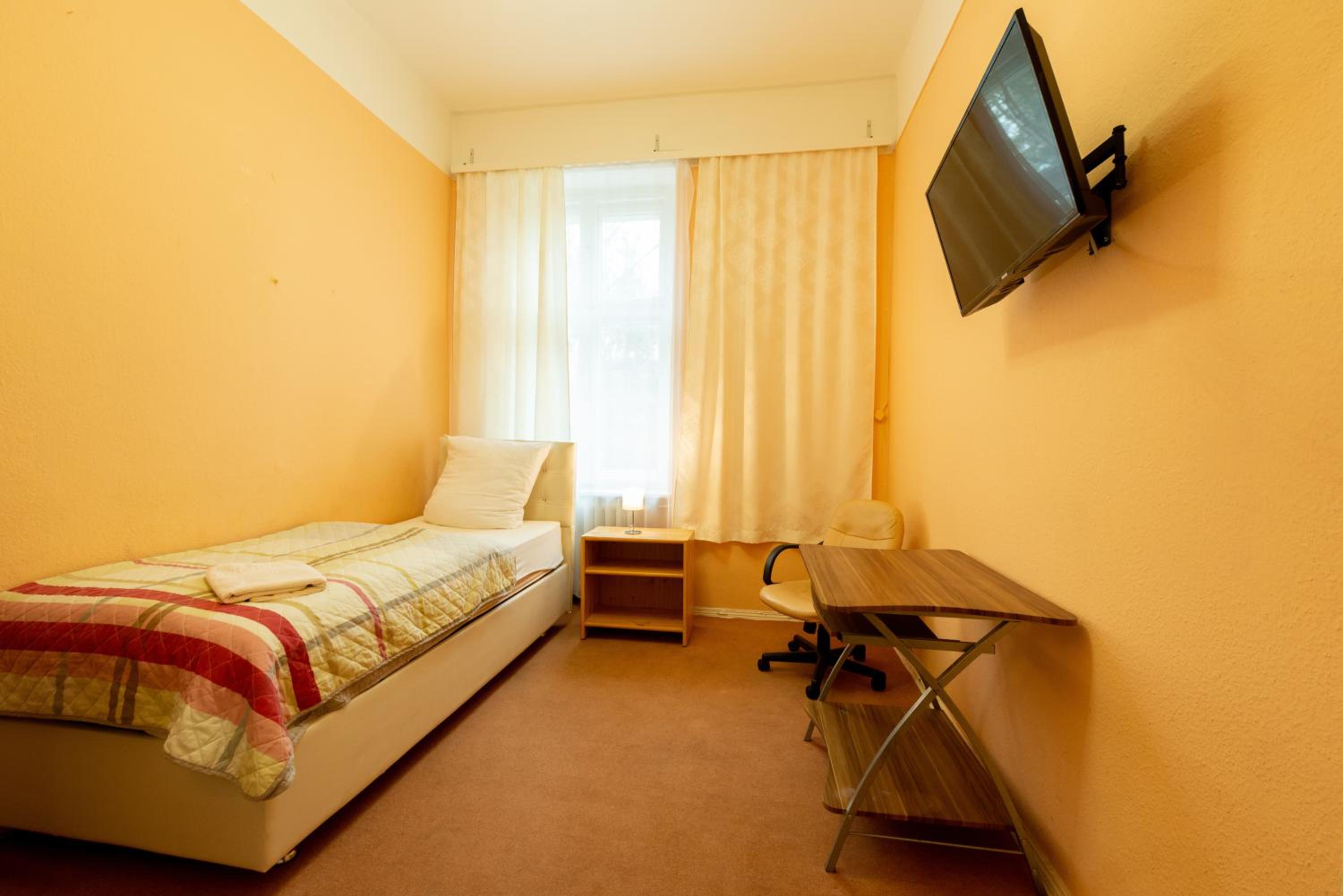 Single Room with Shared Bathroom photo 1