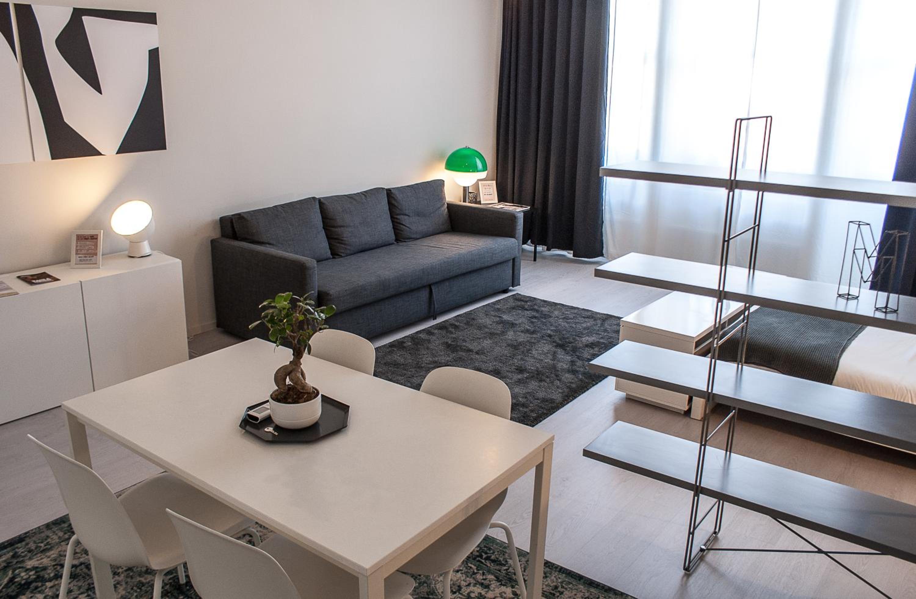 One-Bedroom Apartment - Photo 1