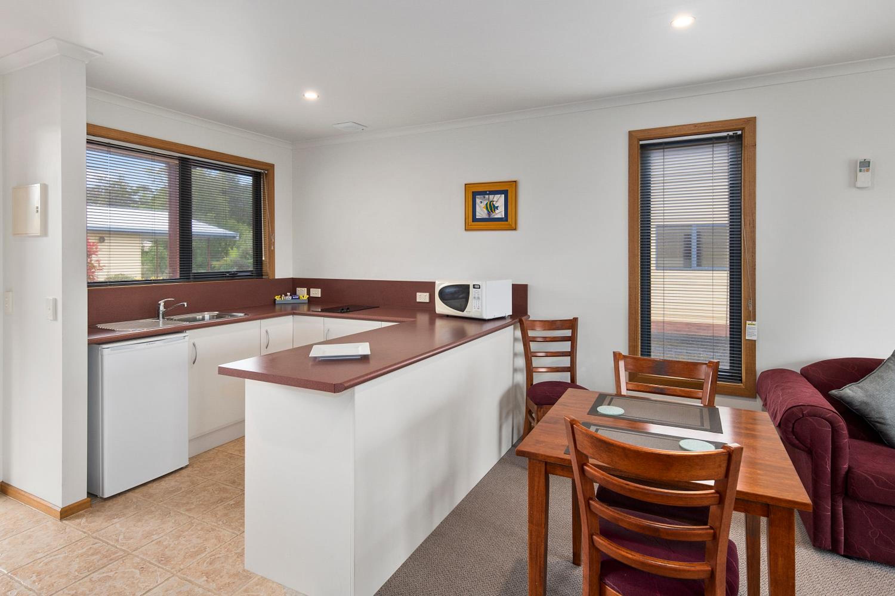 Superior Garden Apartment photo 3