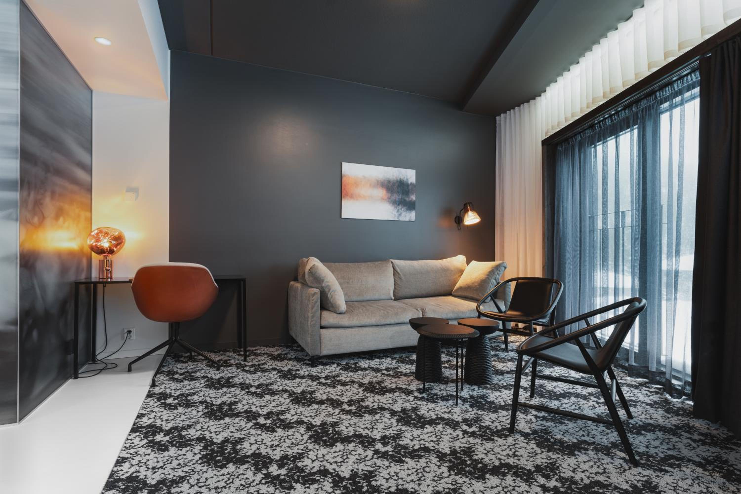 Deluxe King Suite - Photo 7