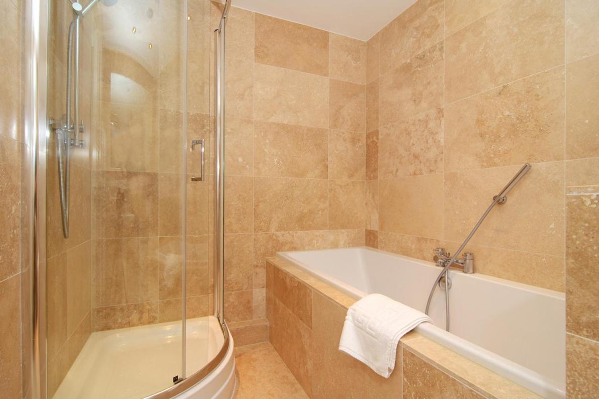 Two-Bedroom House photo 2