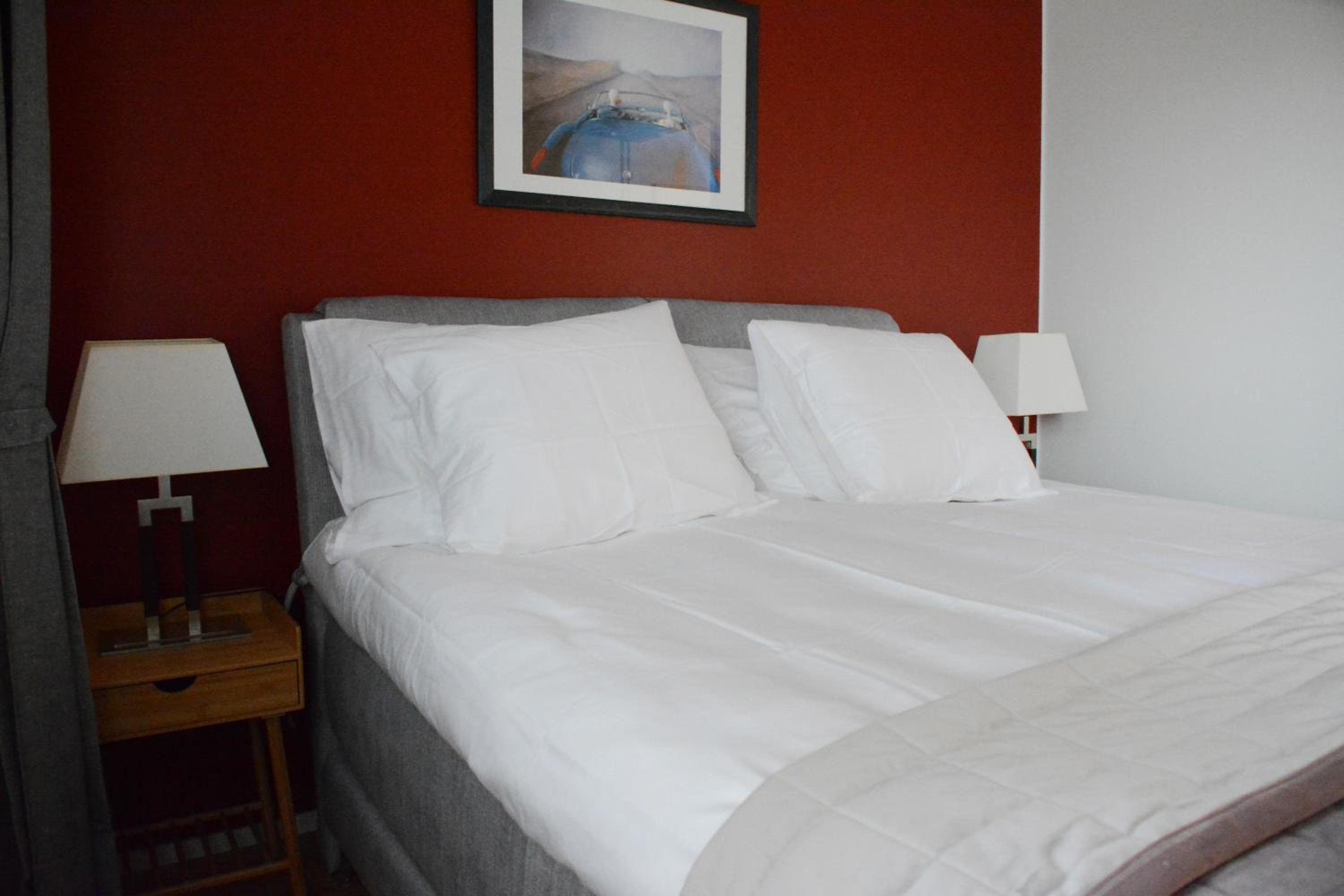 Two-Bedroom Apartment - Photo 19