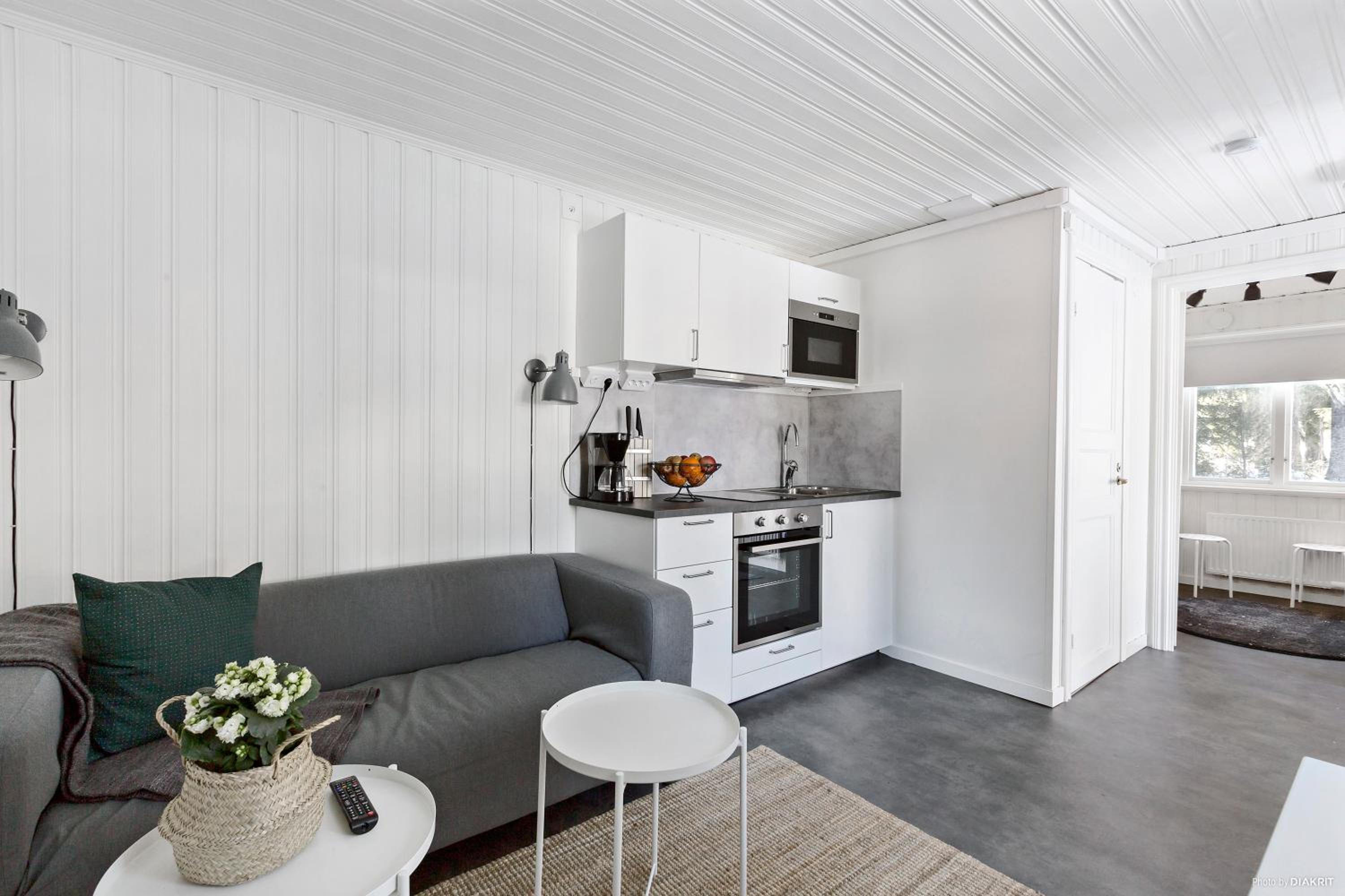 One-Bedroom Cottage - Photo 4