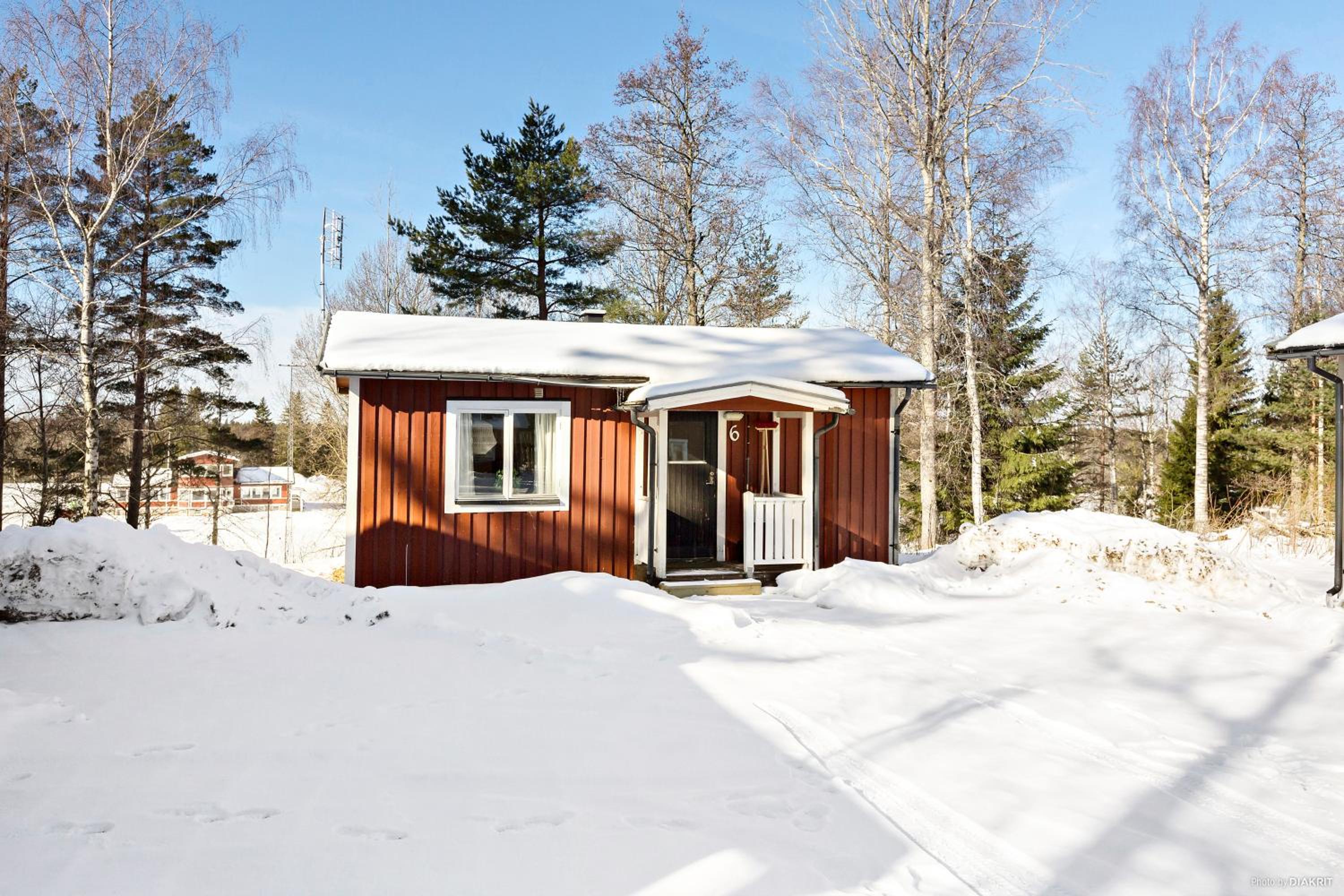 One-Bedroom Cottage - Photo 3