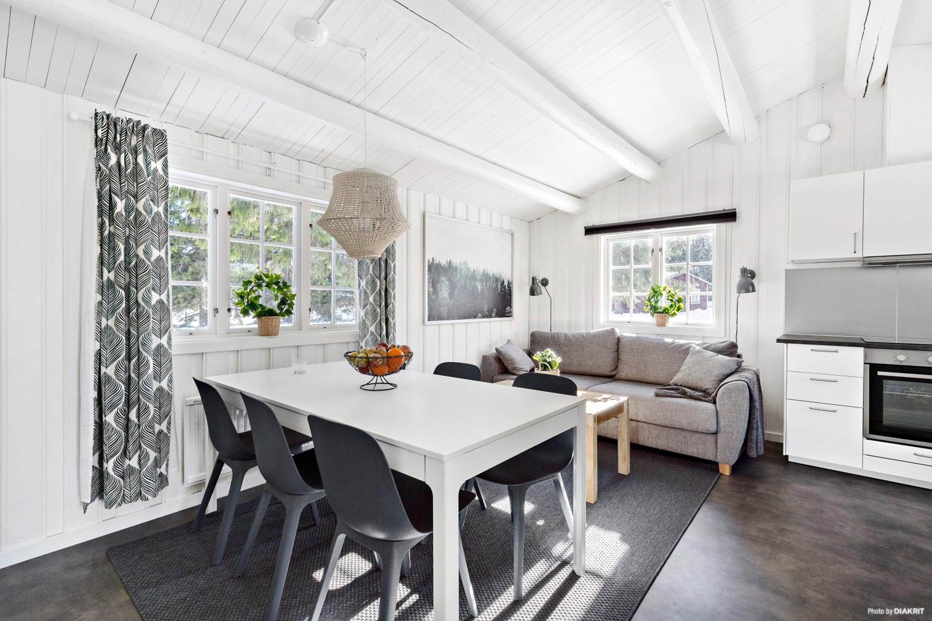 Two-Bedroom Cottage - Photo 4