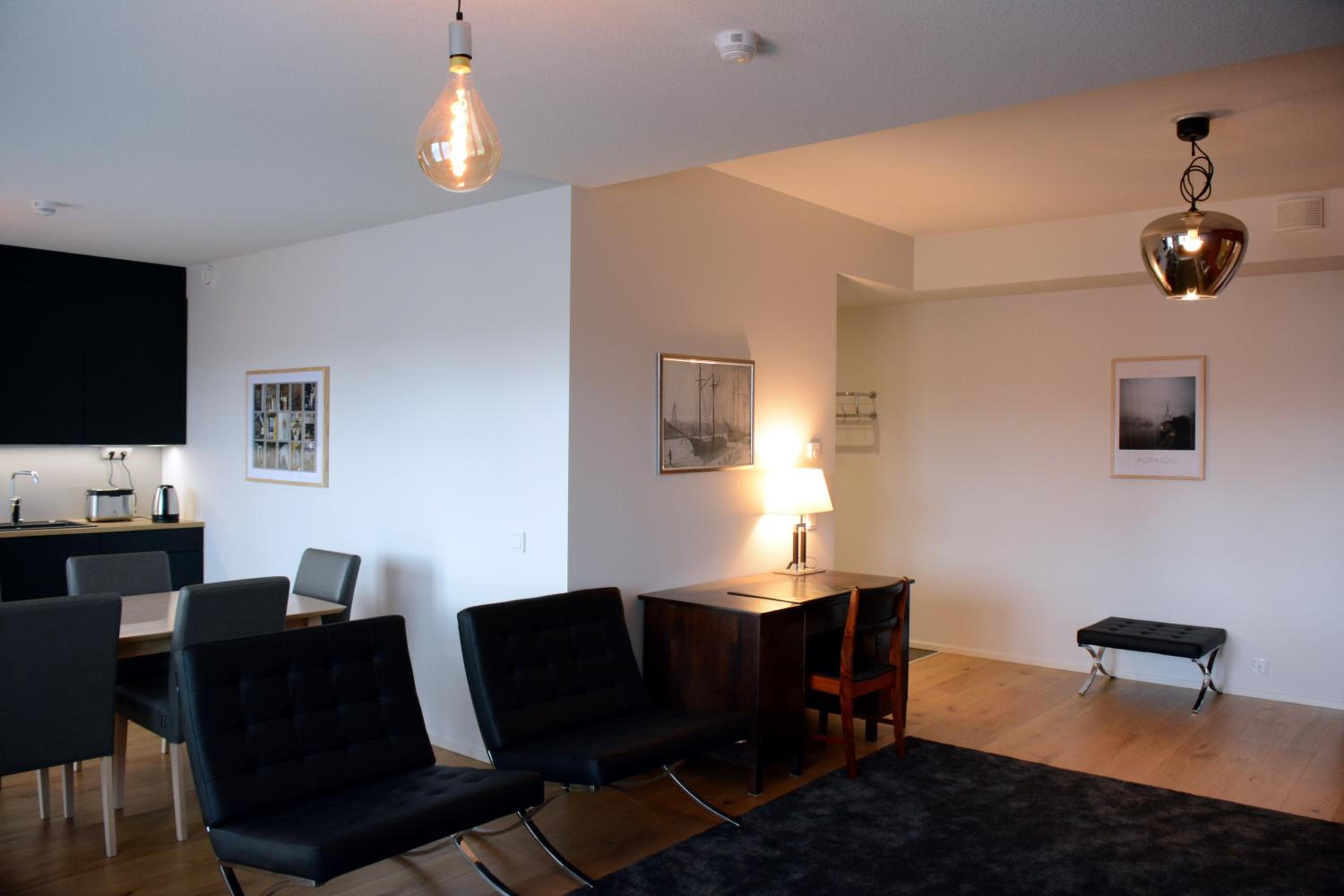 Two-Bedroom Apartment - Photo 36