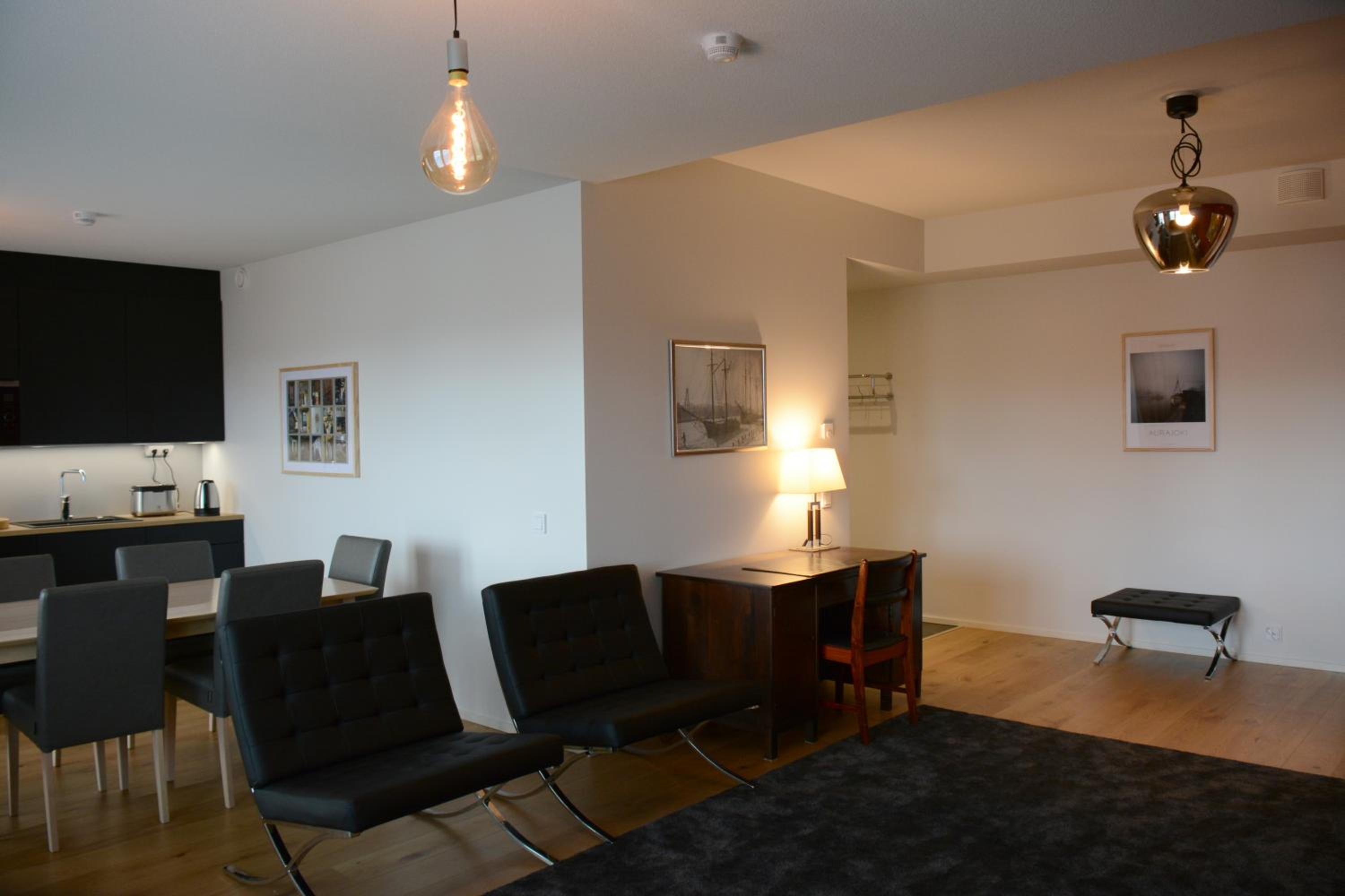 Two-Bedroom Apartment - Photo 38