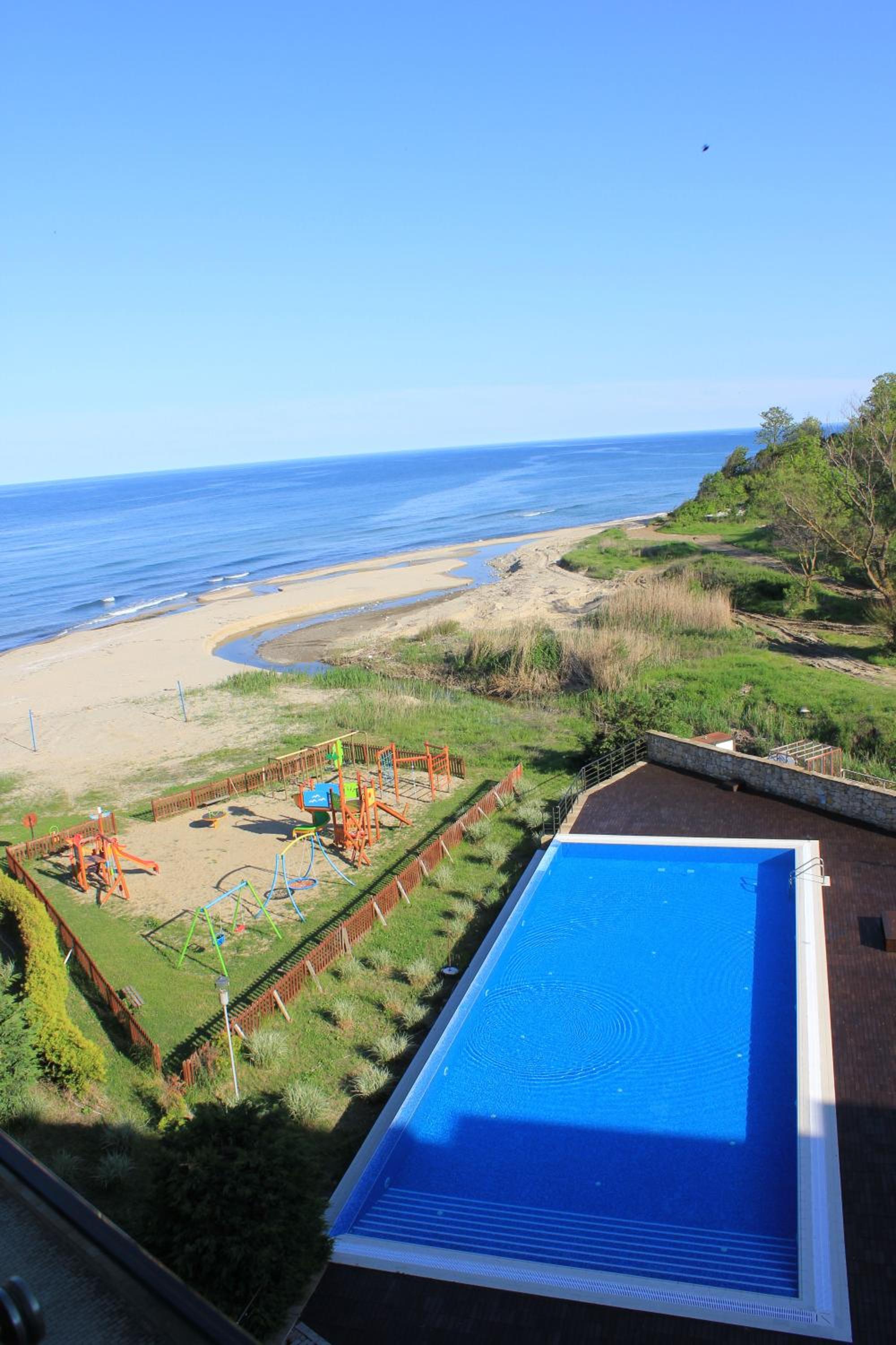 One-Bedroom Apartment with Sea and Pool View photo 1