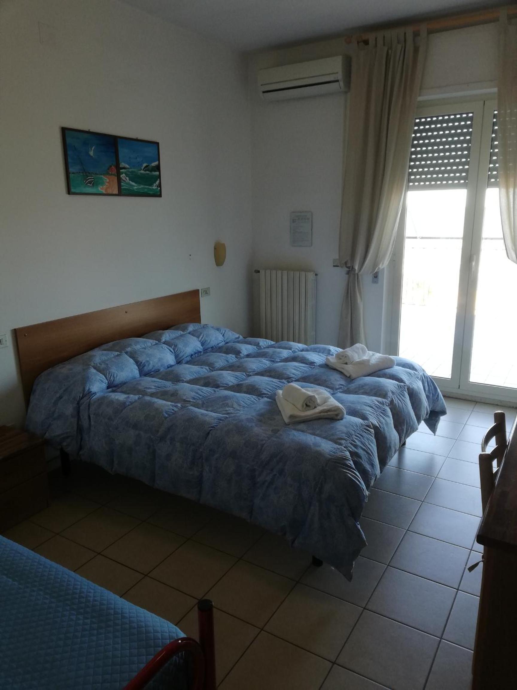 Deluxe Triple Room with Sea View