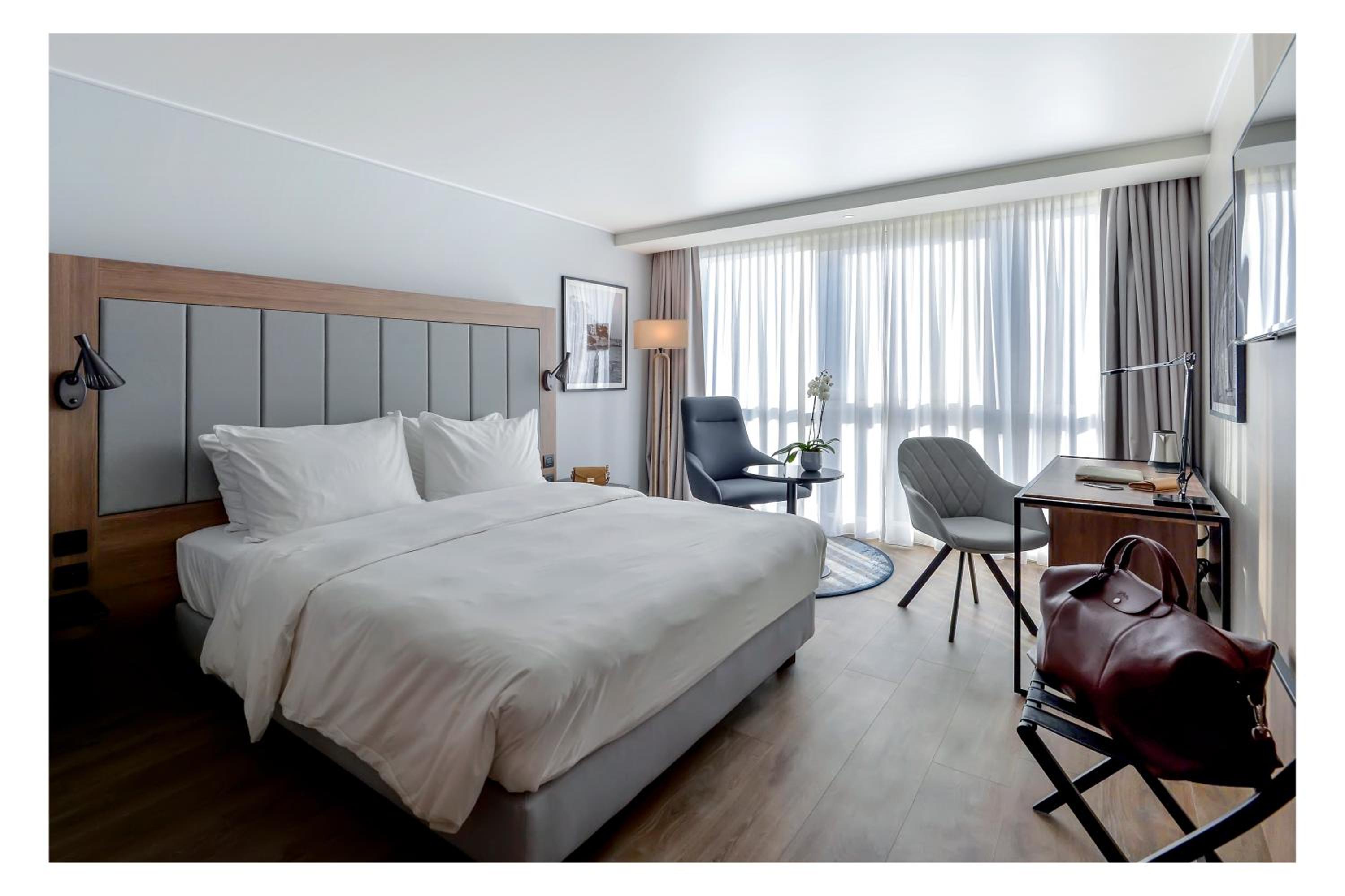 Superior Room - City View - Photo 6