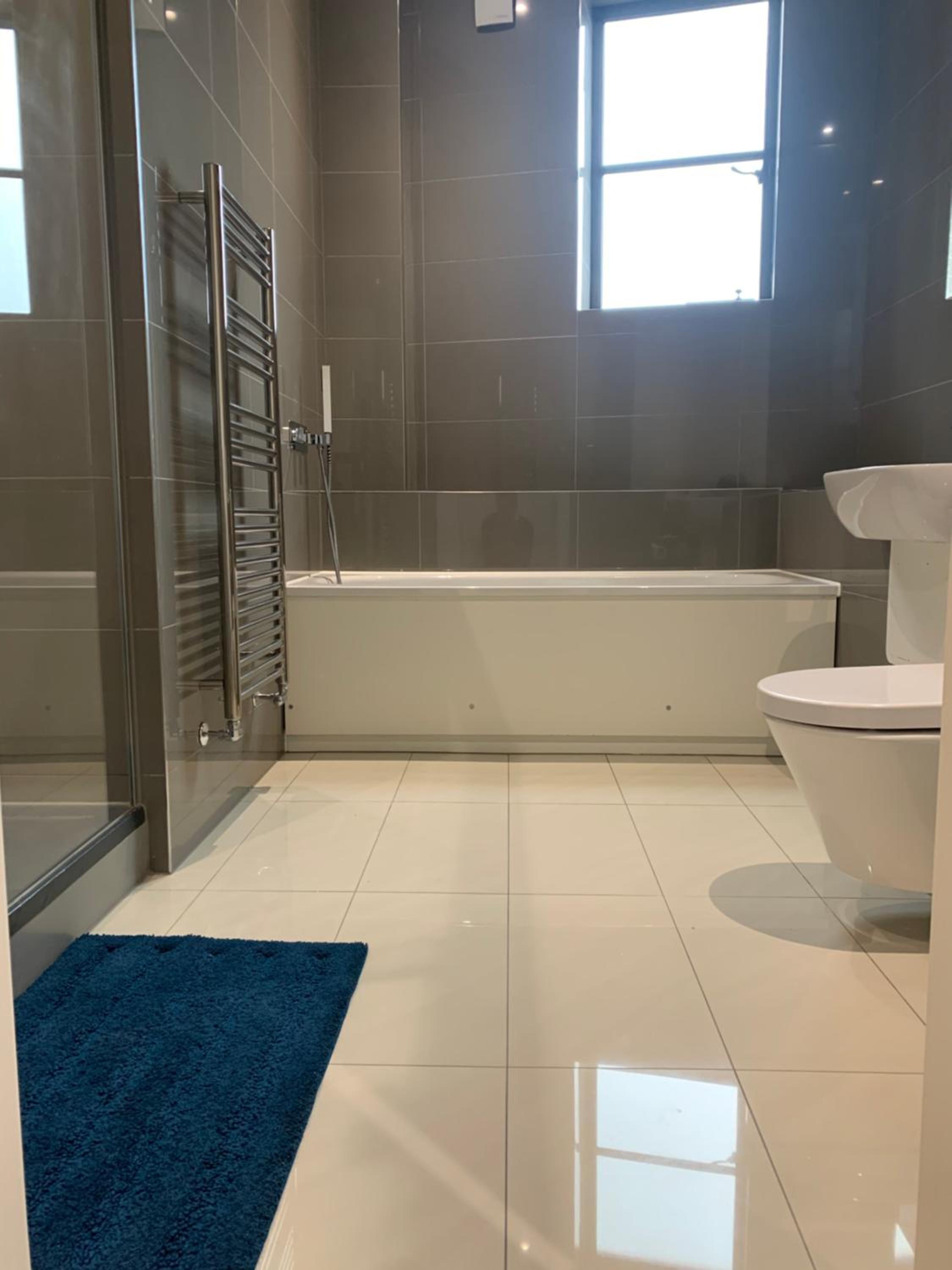 Double Room with Shared Bathroom photo 3
