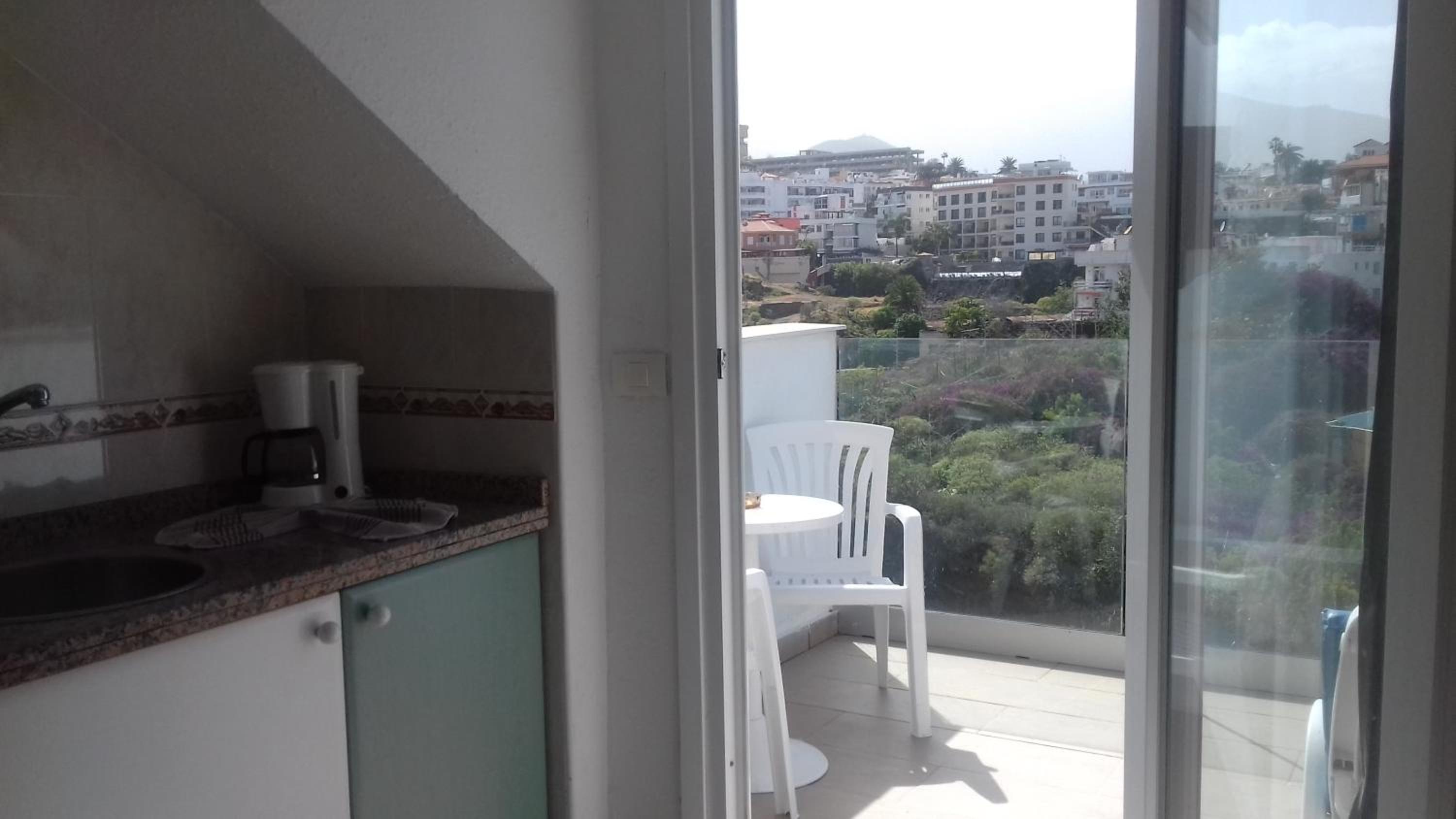 Studio with Mountain View - Photo 3