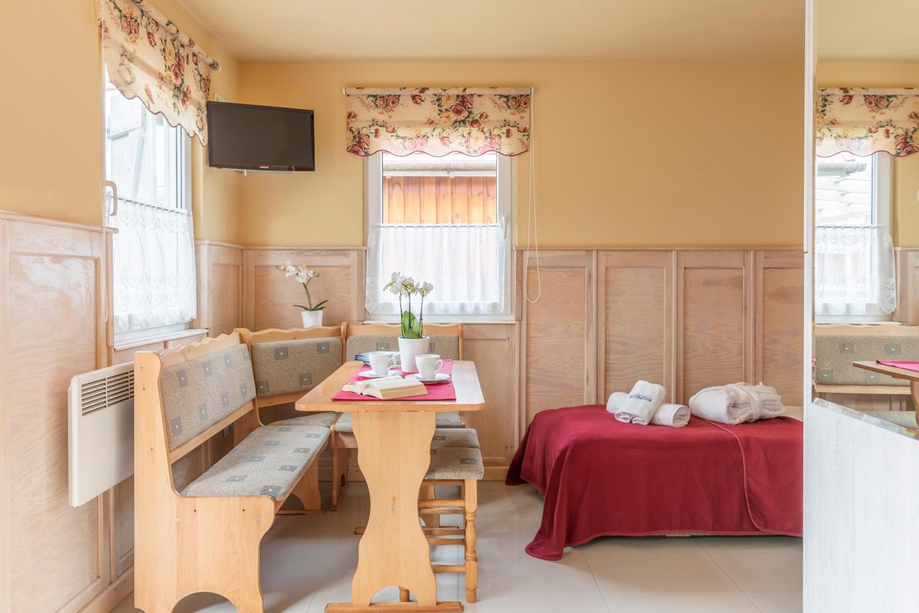 Chalet (4 Adults) photo 3