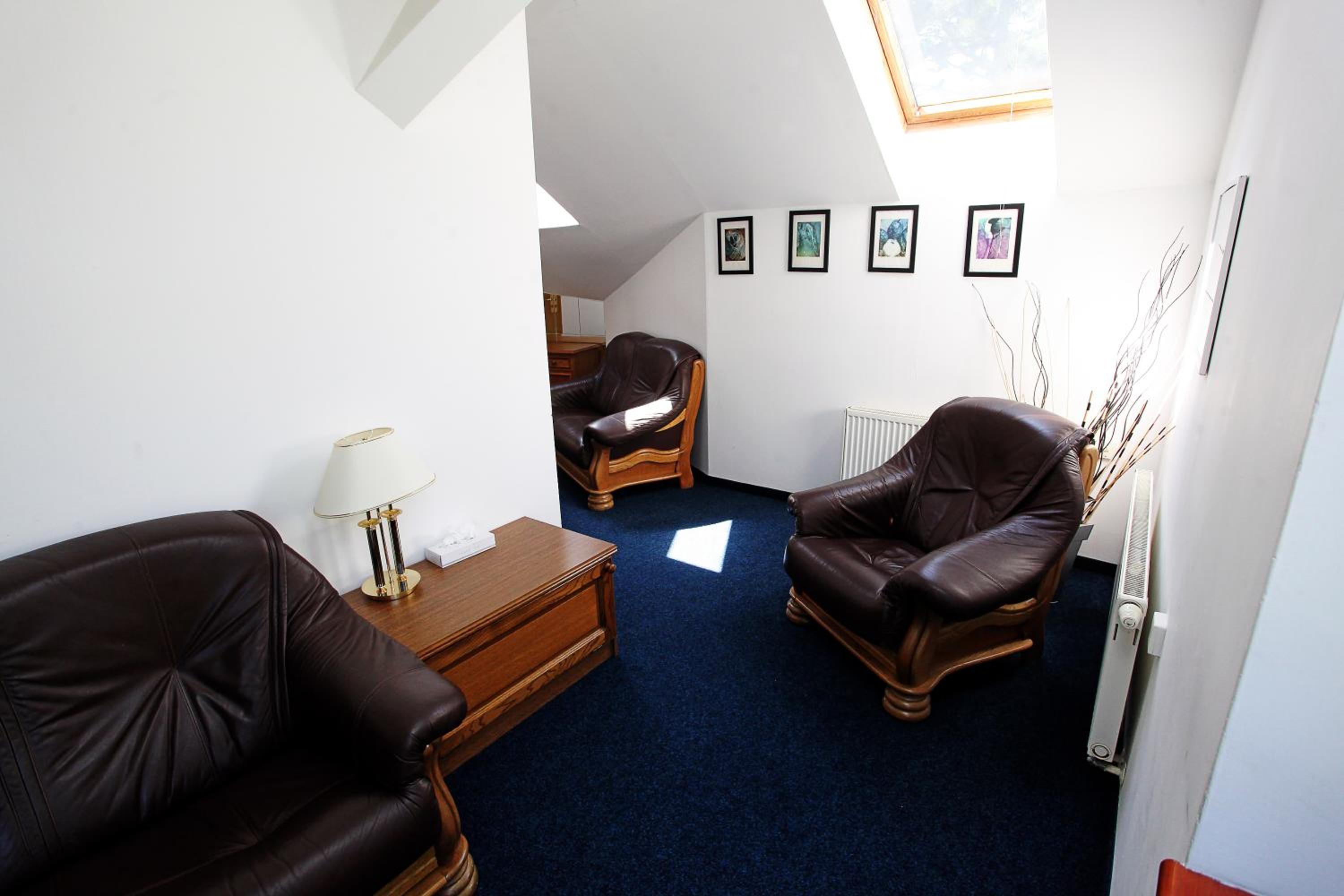 Quadruple Room with Bath - Photo 11