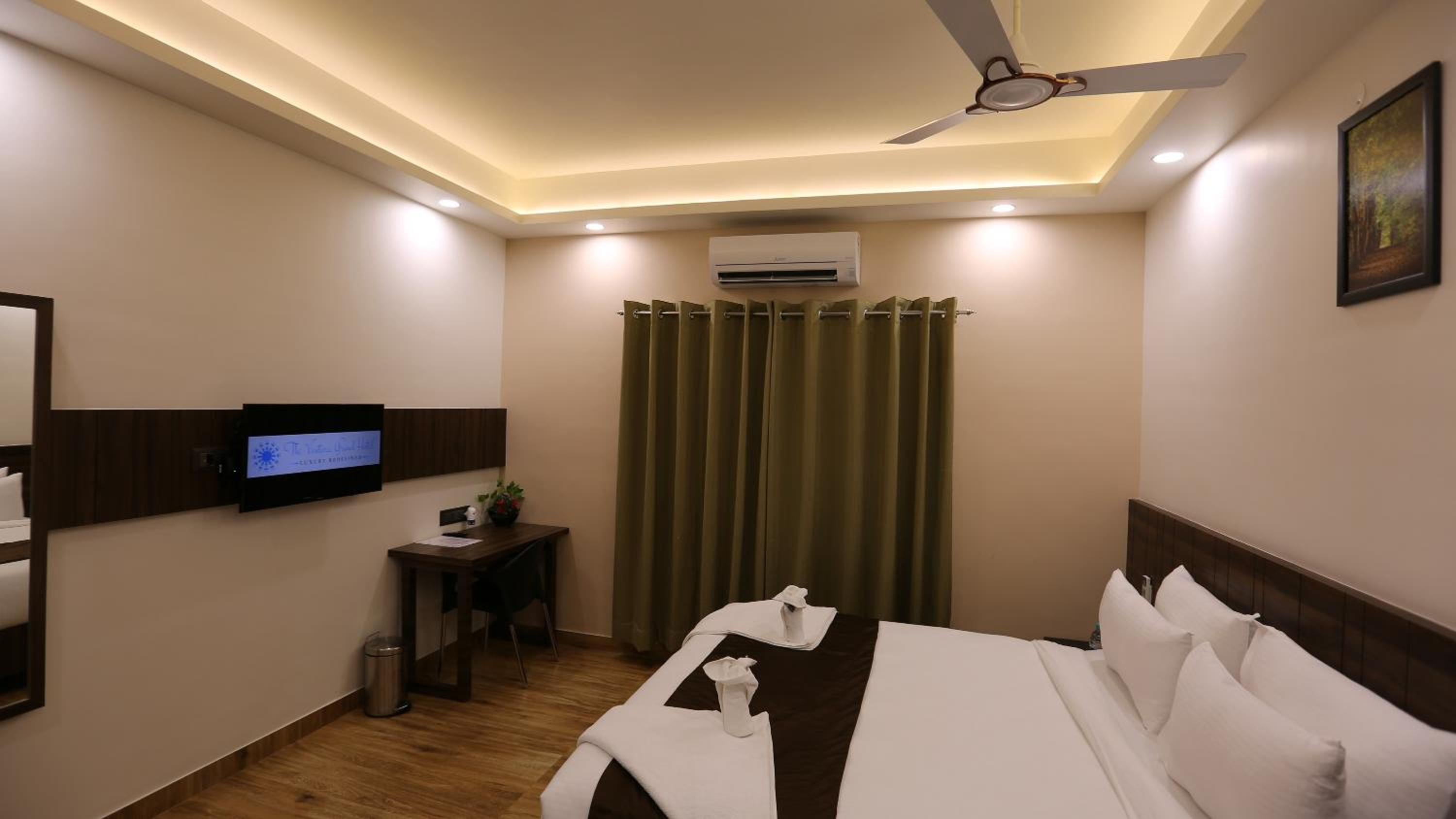 Deluxe Double Room - Photo 1
