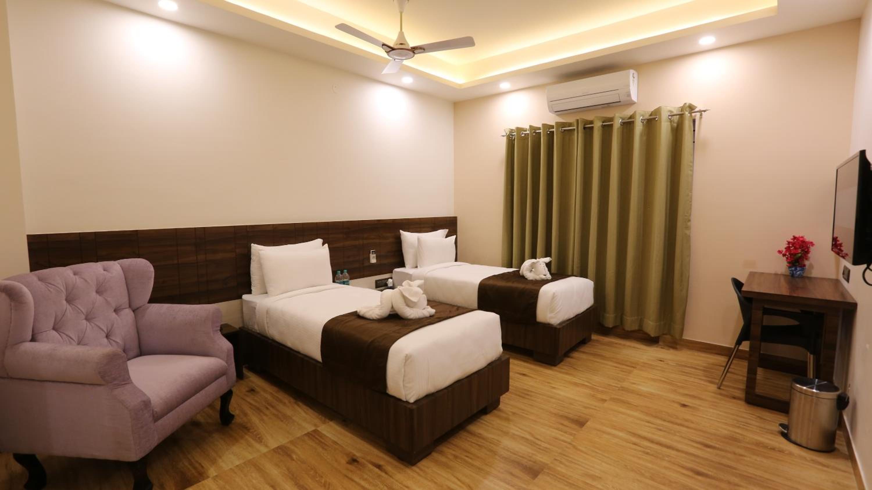 Deluxe Twin Room - Photo 7