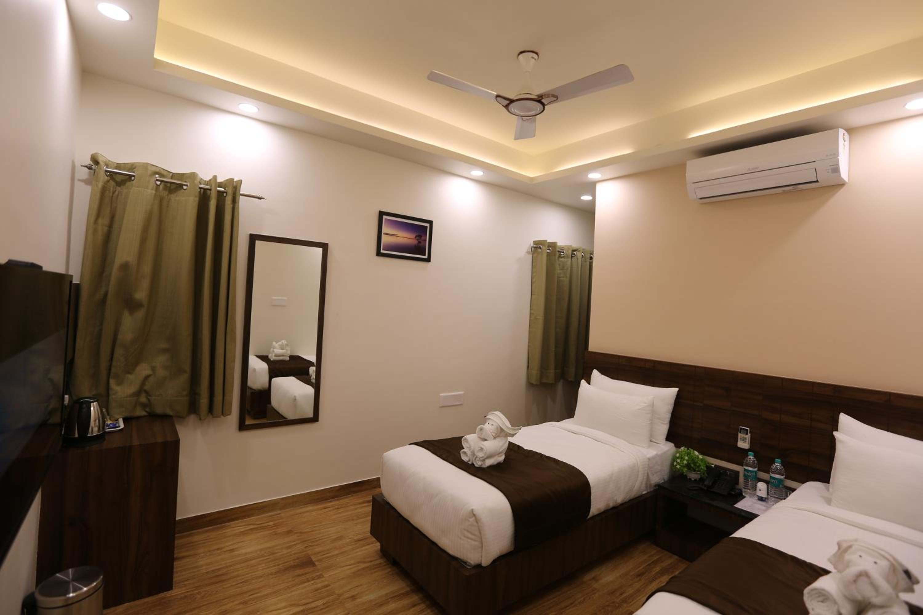 Deluxe Twin Room - Photo 9