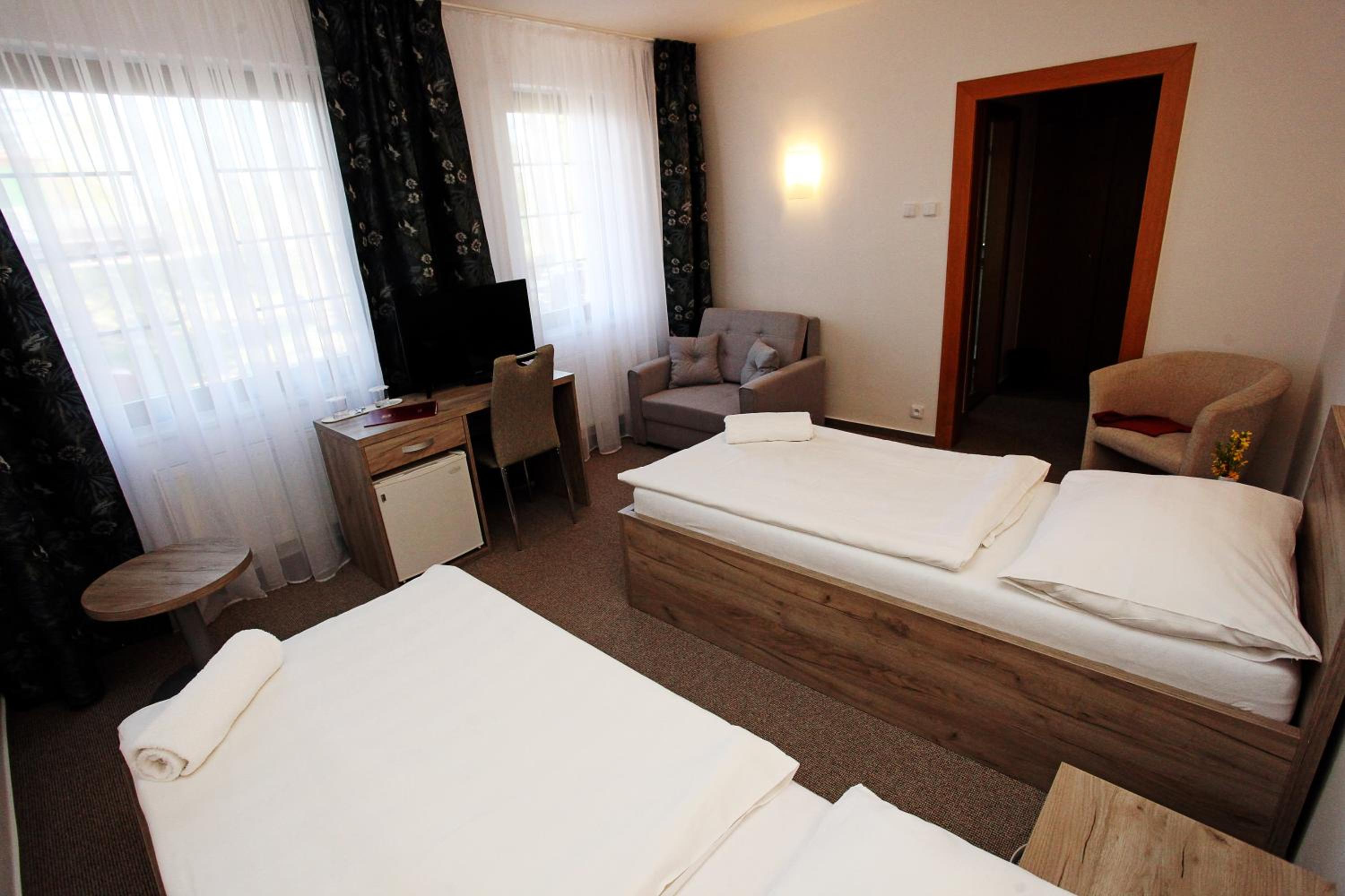 Triple Room - Photo 2