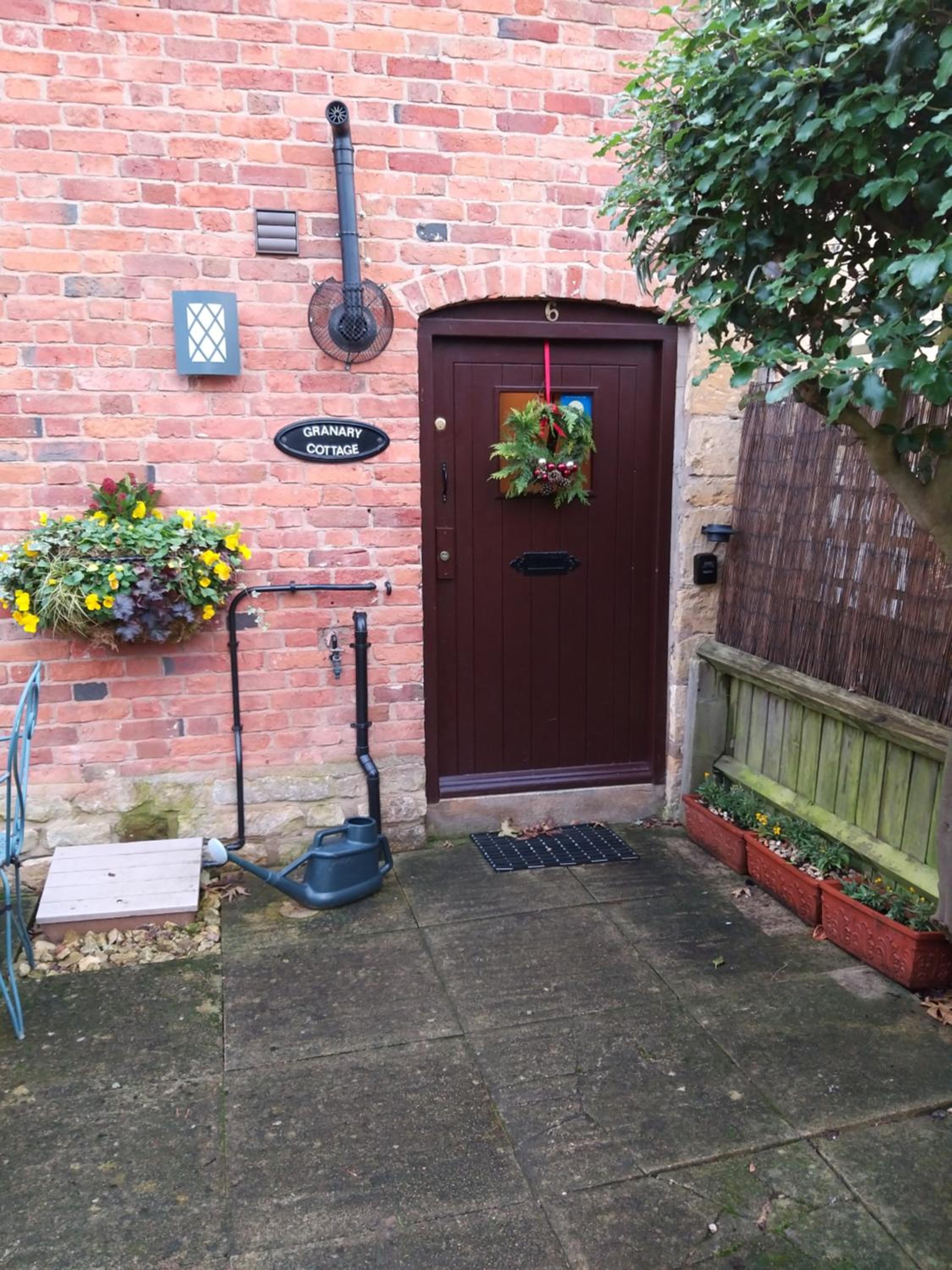 One-Bedroom House photo 2