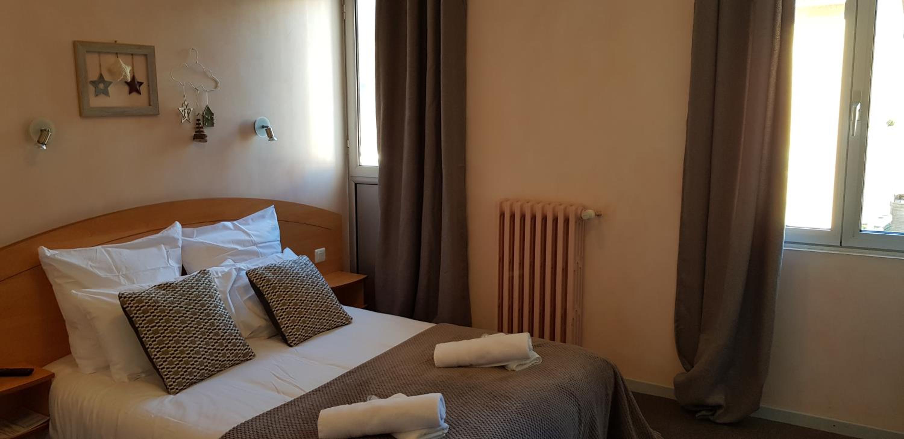 Double Room - Photo 12