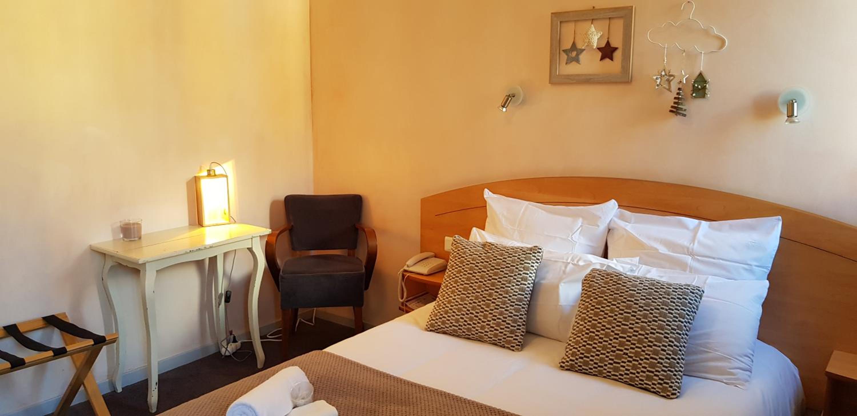 Double Room - Photo 13