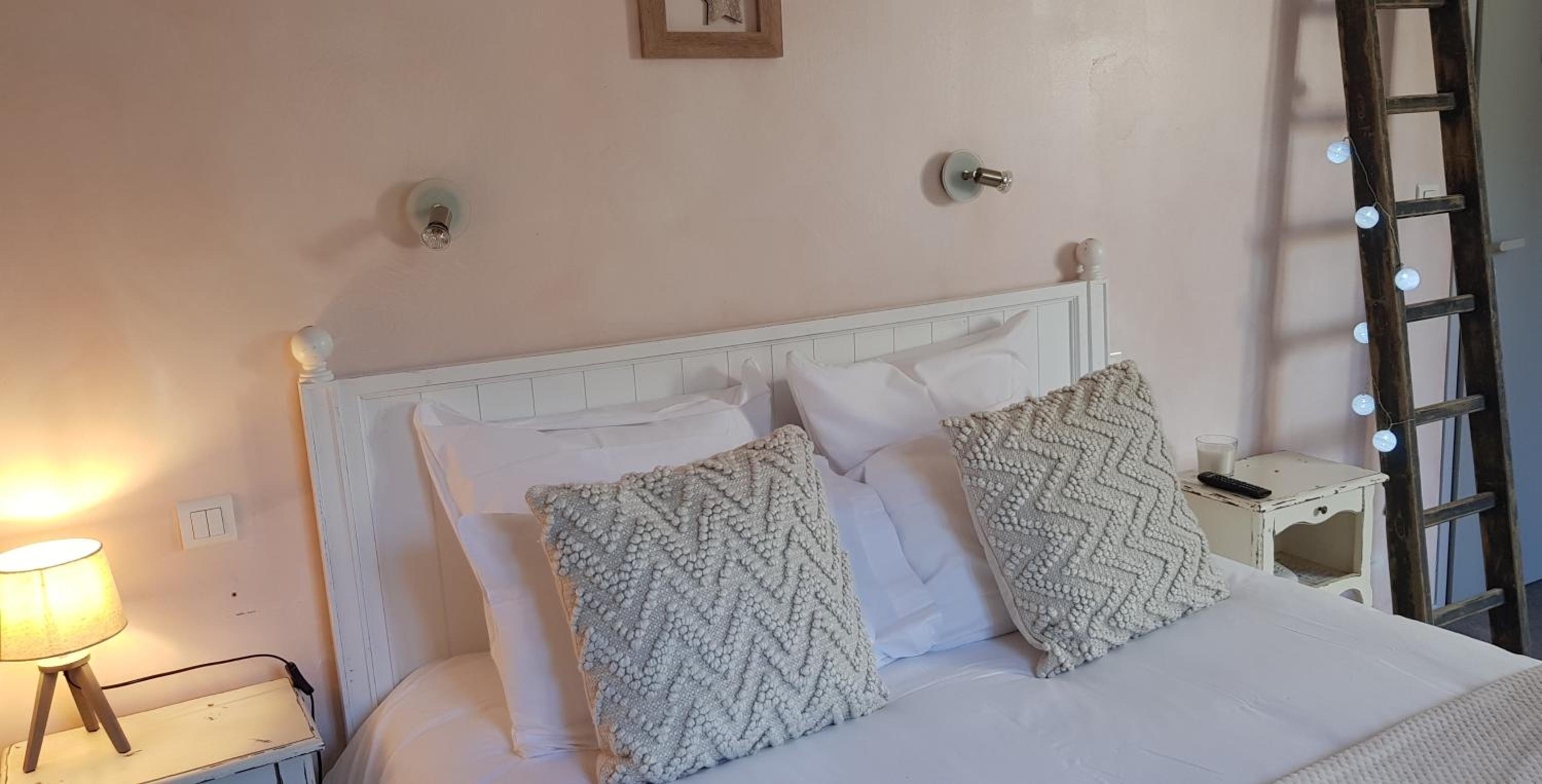 Deluxe Double Room - Photo 12