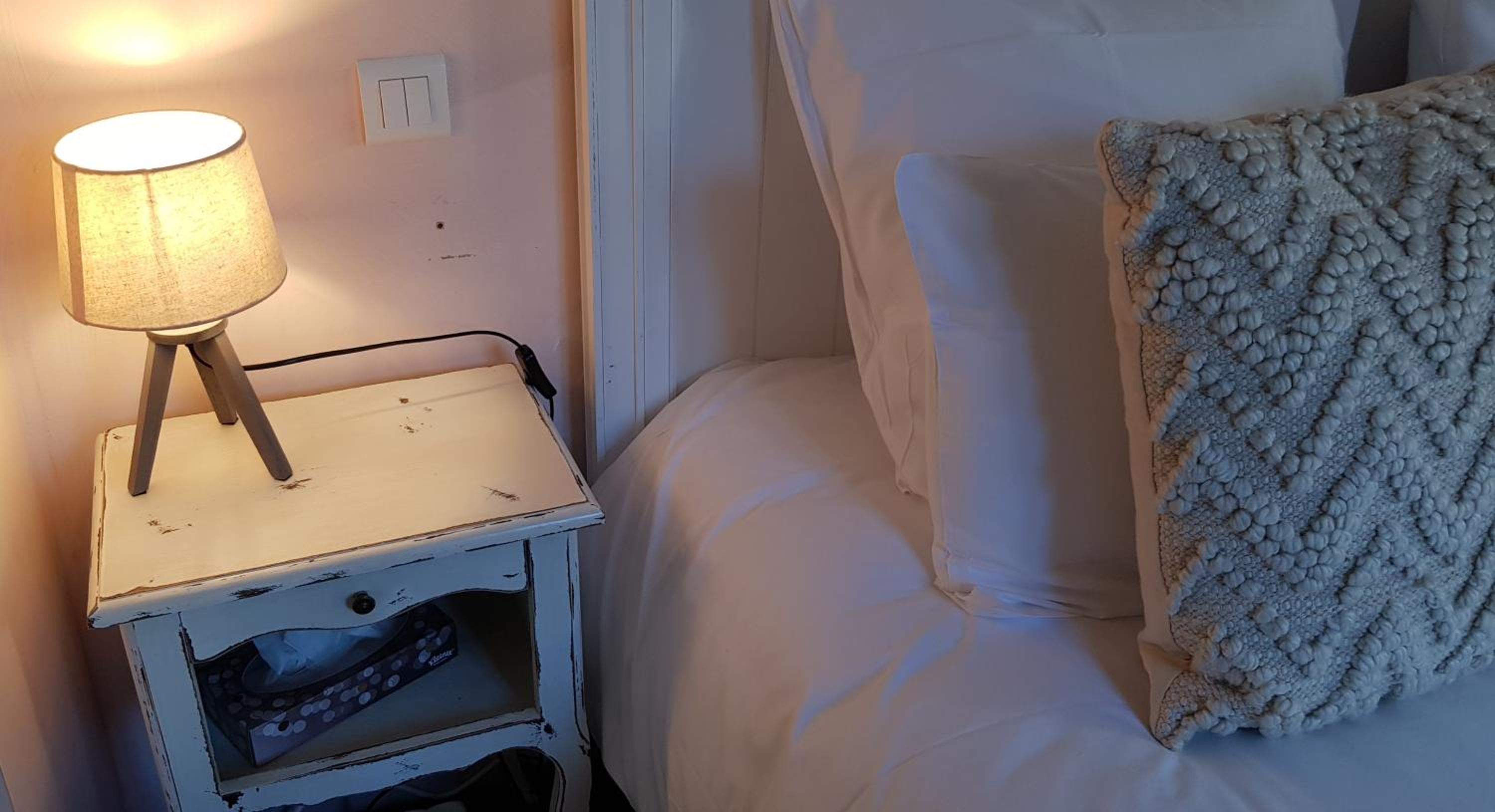 Deluxe Double Room - Photo 9