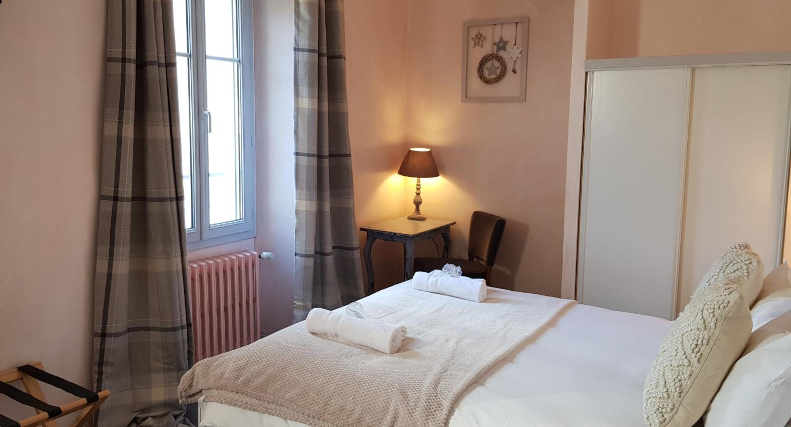 Deluxe Double Room - Photo 8