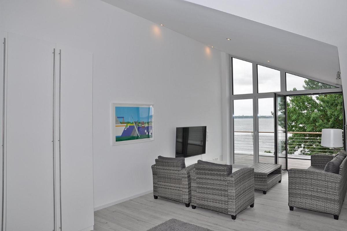 Apartment with Sea View photo 3