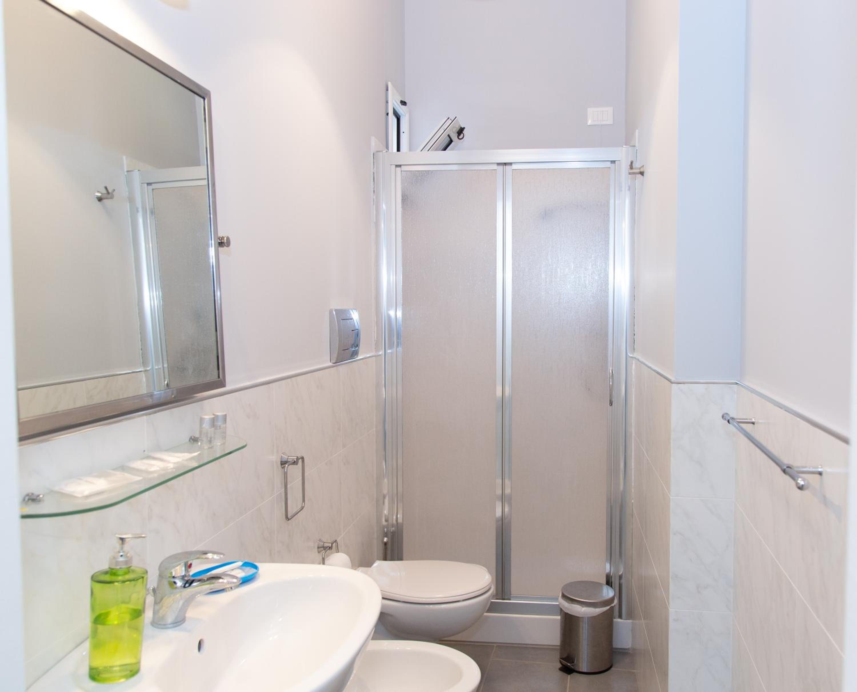Deluxe Double or Twin Room - Photo 2