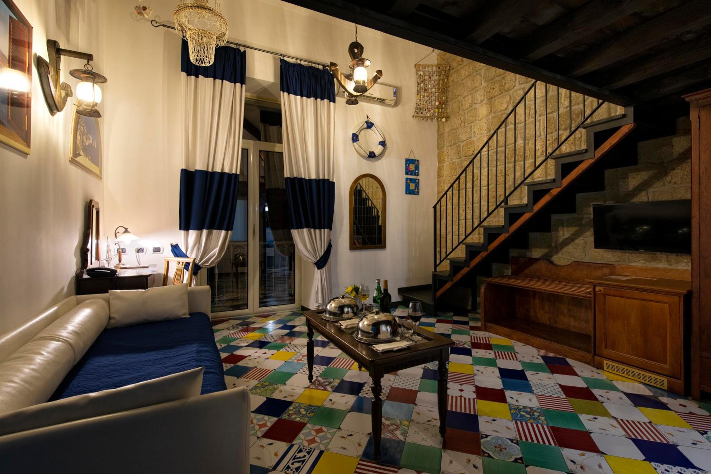 Junior Suite - Split Level