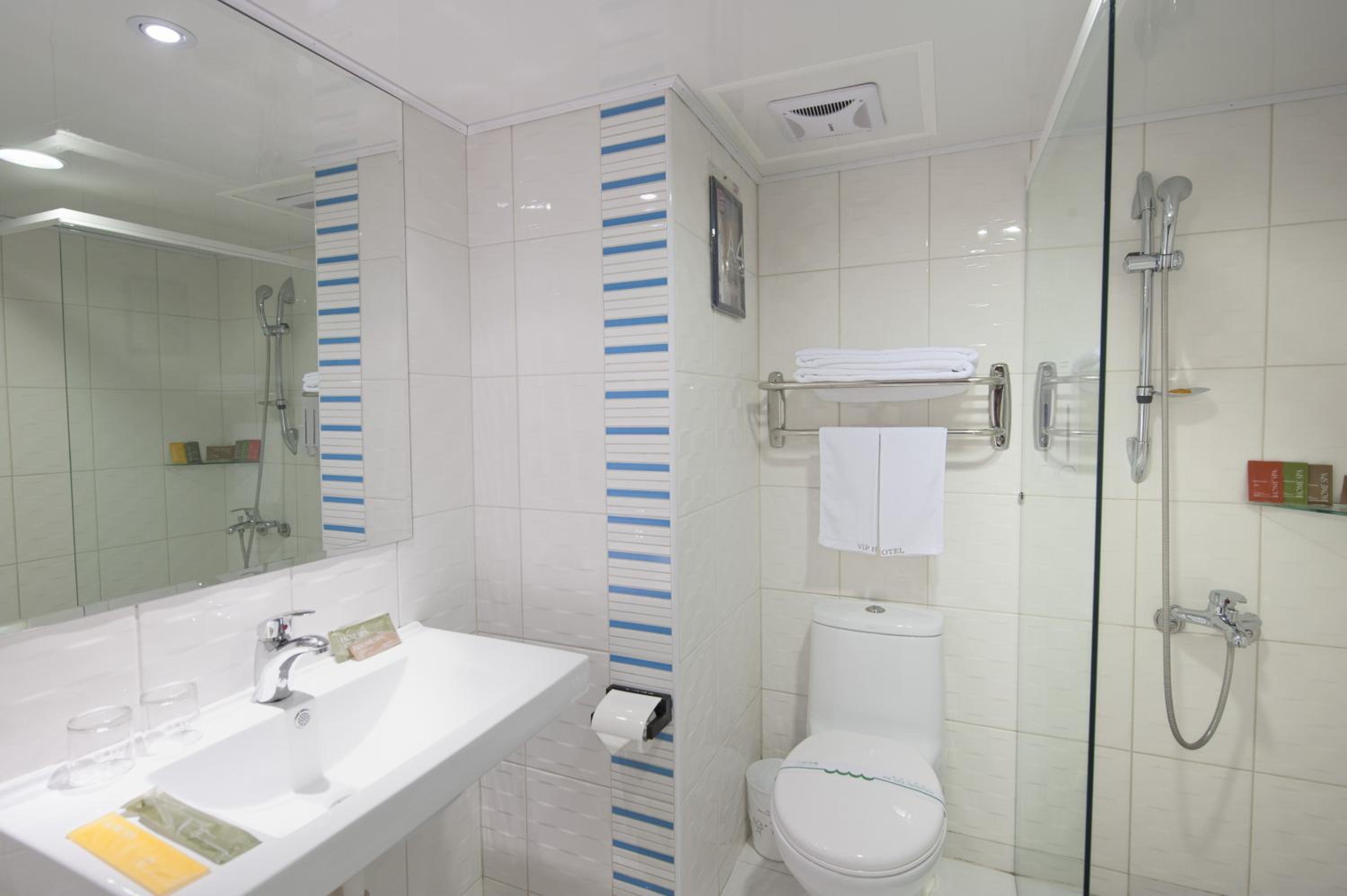 Twin Room - Photo 3