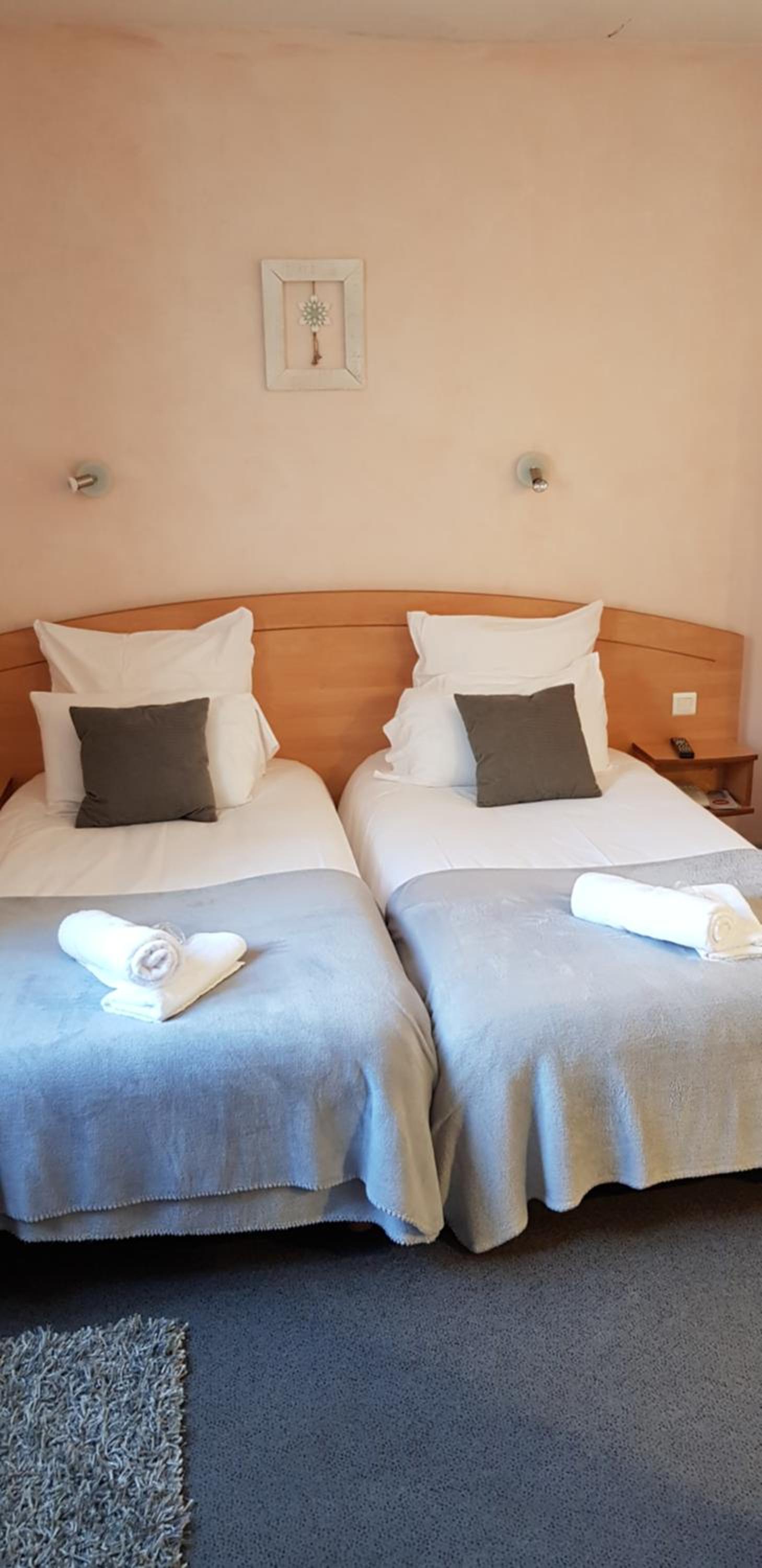 Twin Room - Photo 6