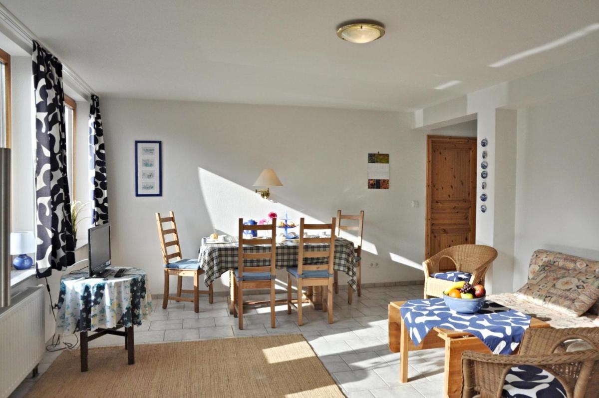Apartment with Terrace photo 2