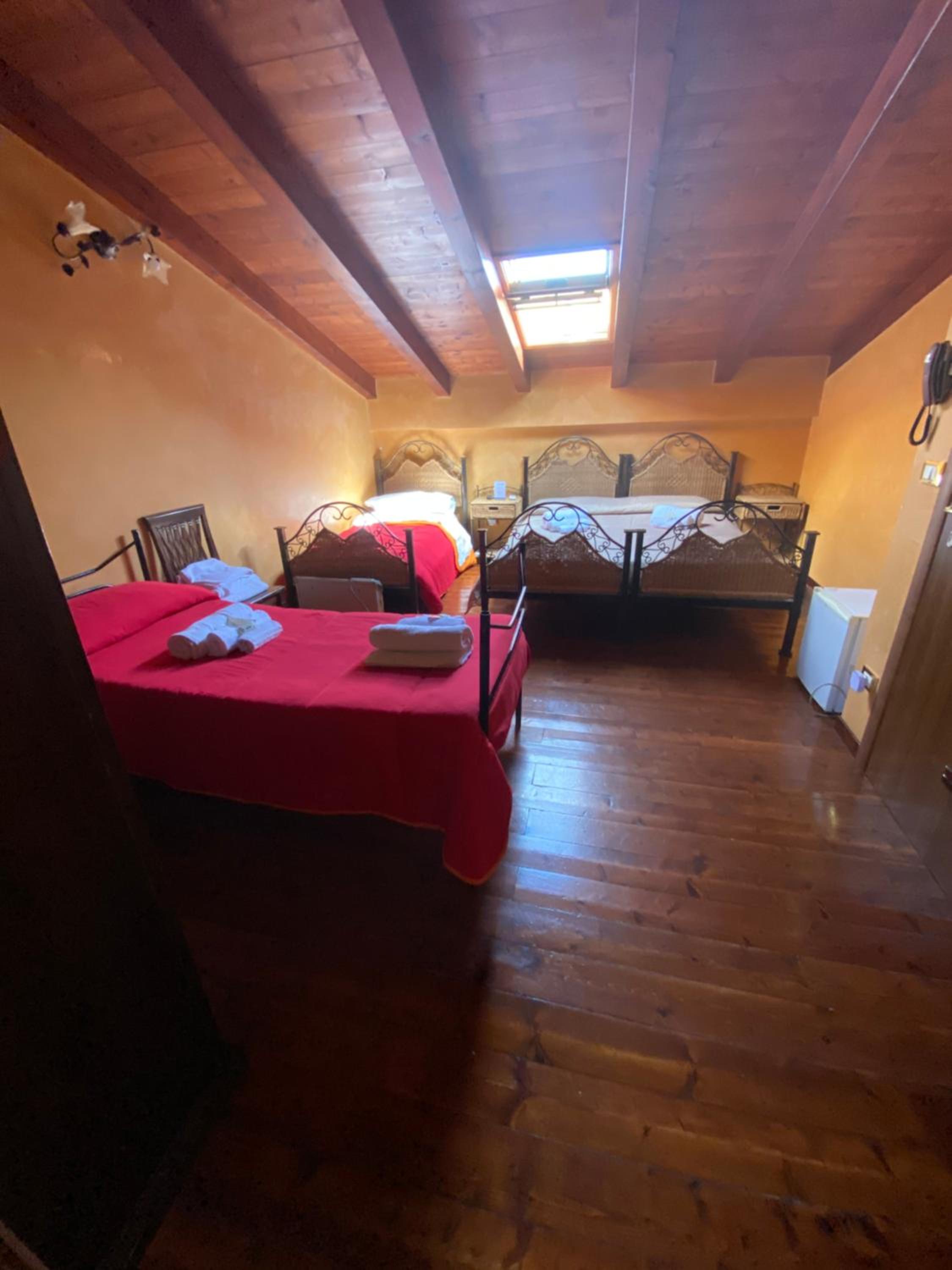 Camera Quadrupla con bagno privato