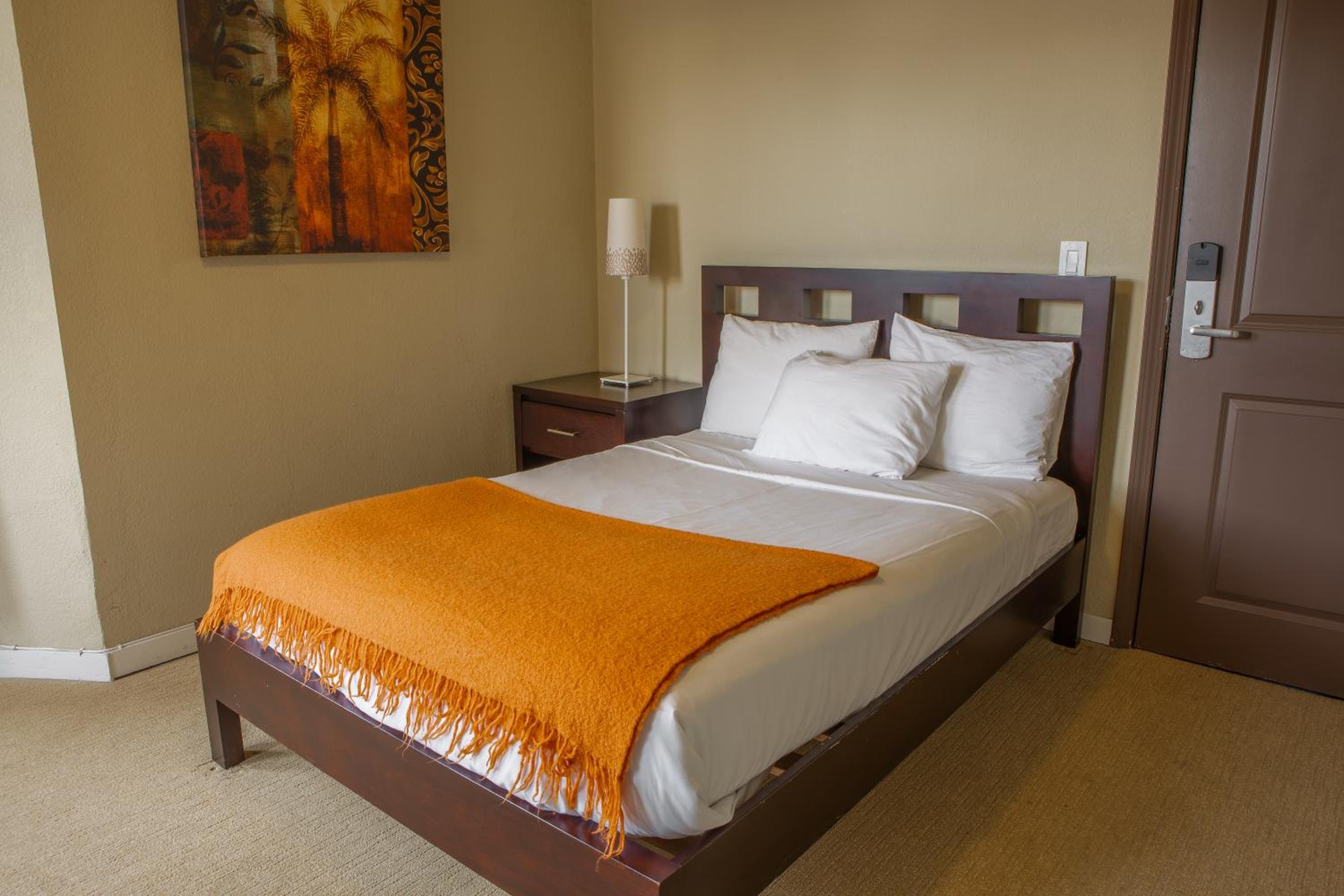 Queen Room photo 1