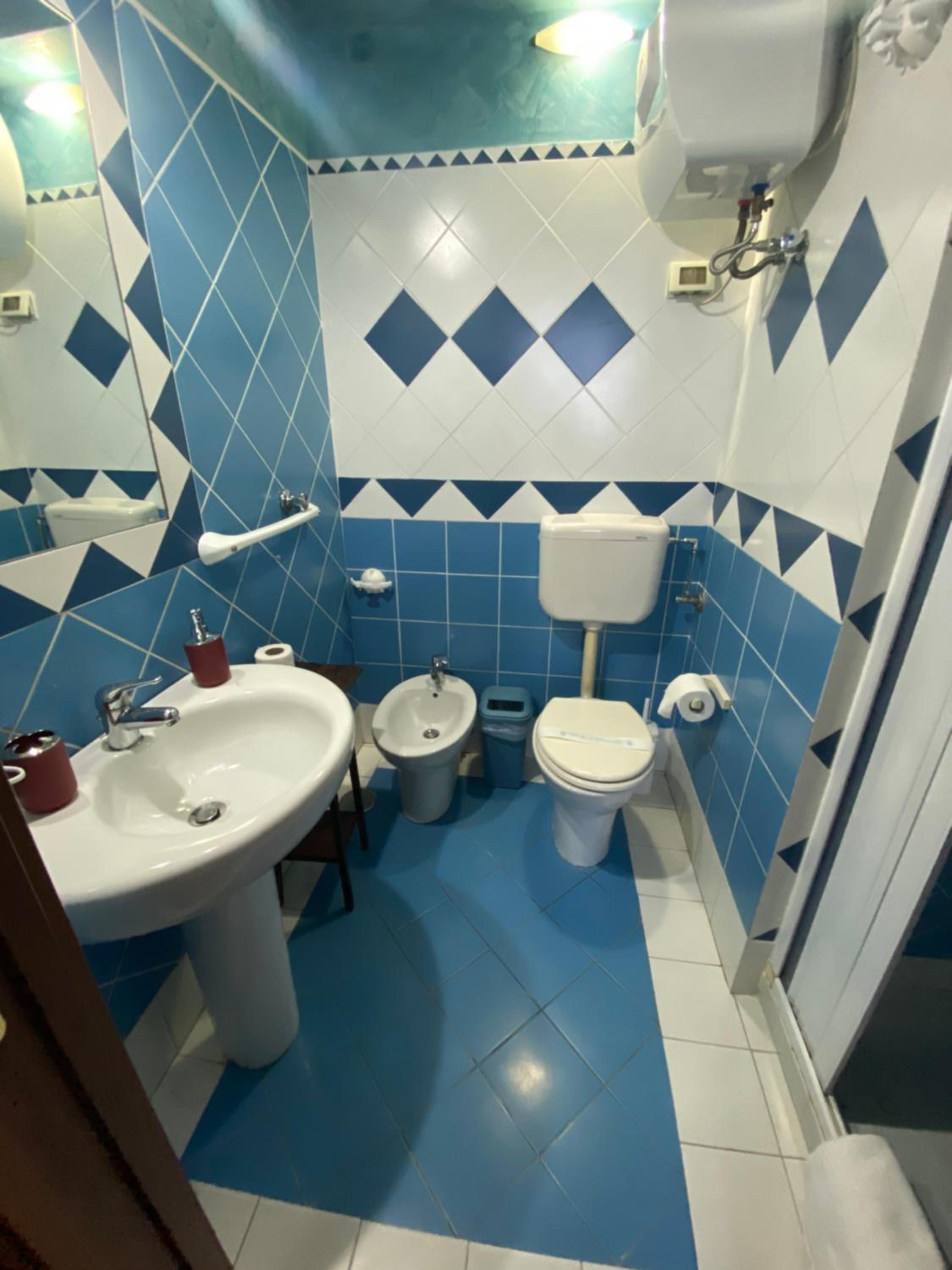 Double Room with Balcony - Photo 29