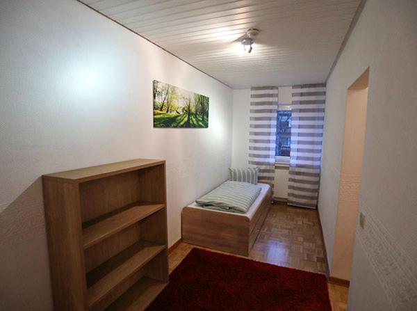 Three-Bedroom Apartment - Photo 9