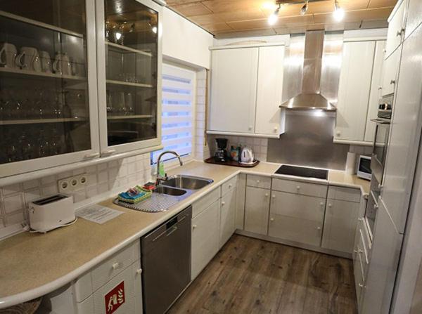 Three-Bedroom Apartment - Photo 10