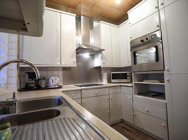 Three-Bedroom Apartment - Photo 11